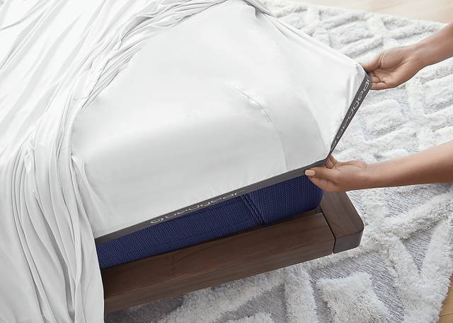 Bedgear Dri-Tec Bright White 4 Pc Split Head Queen Bed Sheet Set - Thumbnail - Image 5