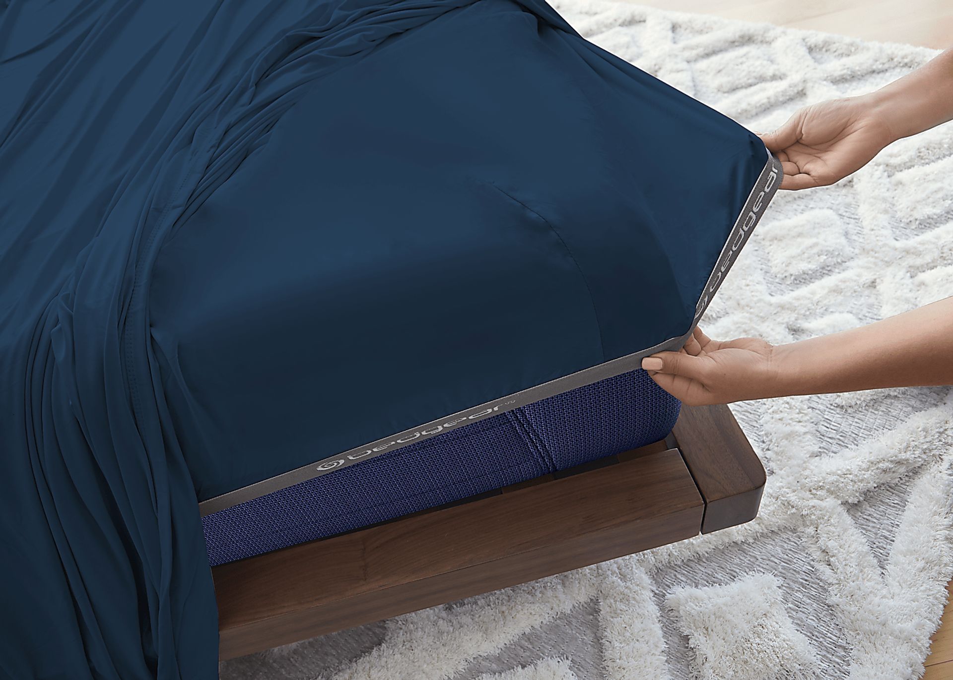 Bedgear Ver-Tex Navy 5 Pc Split King/Split California King Sheet Set - Image 4