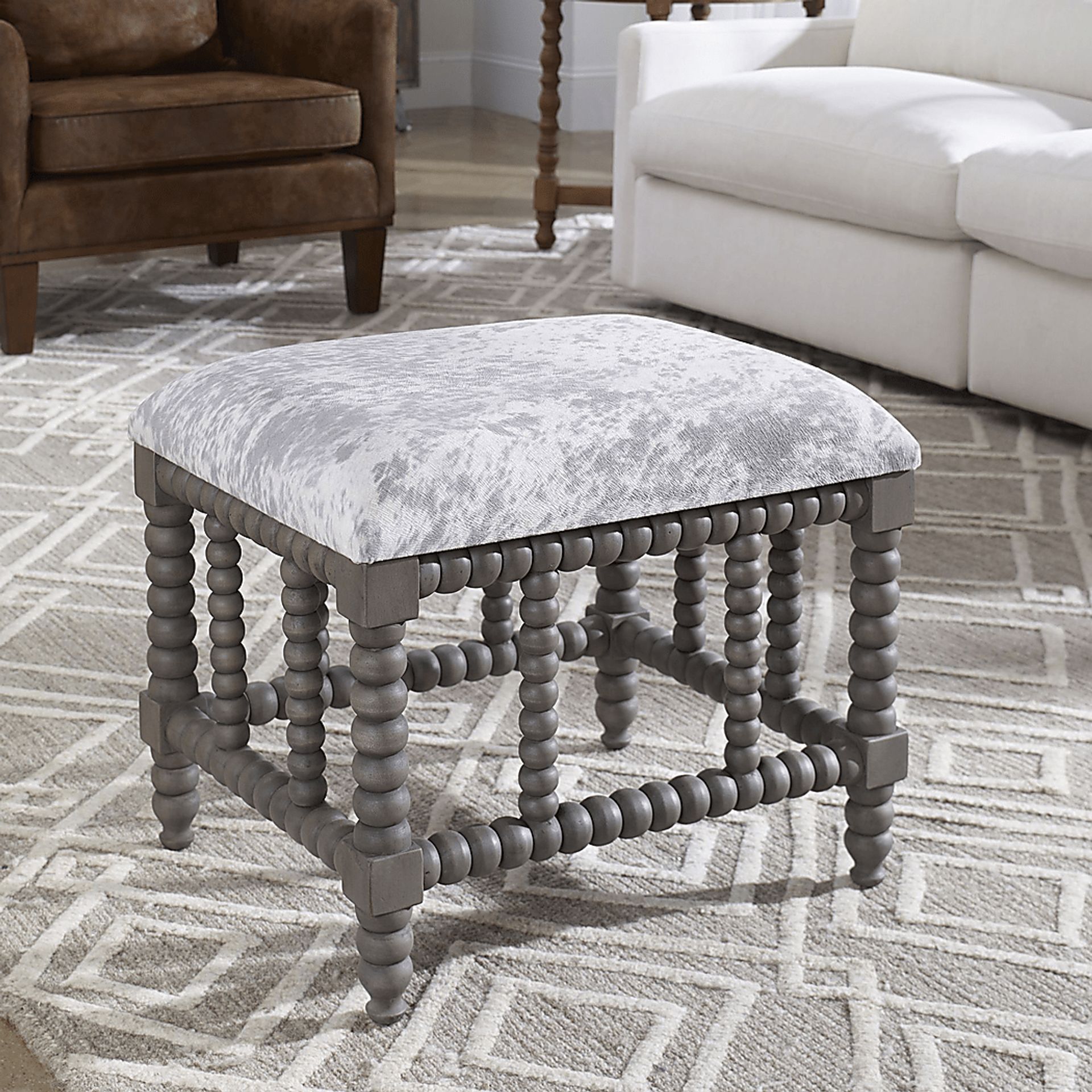 Beishy Gray Accent Bench - Image 4