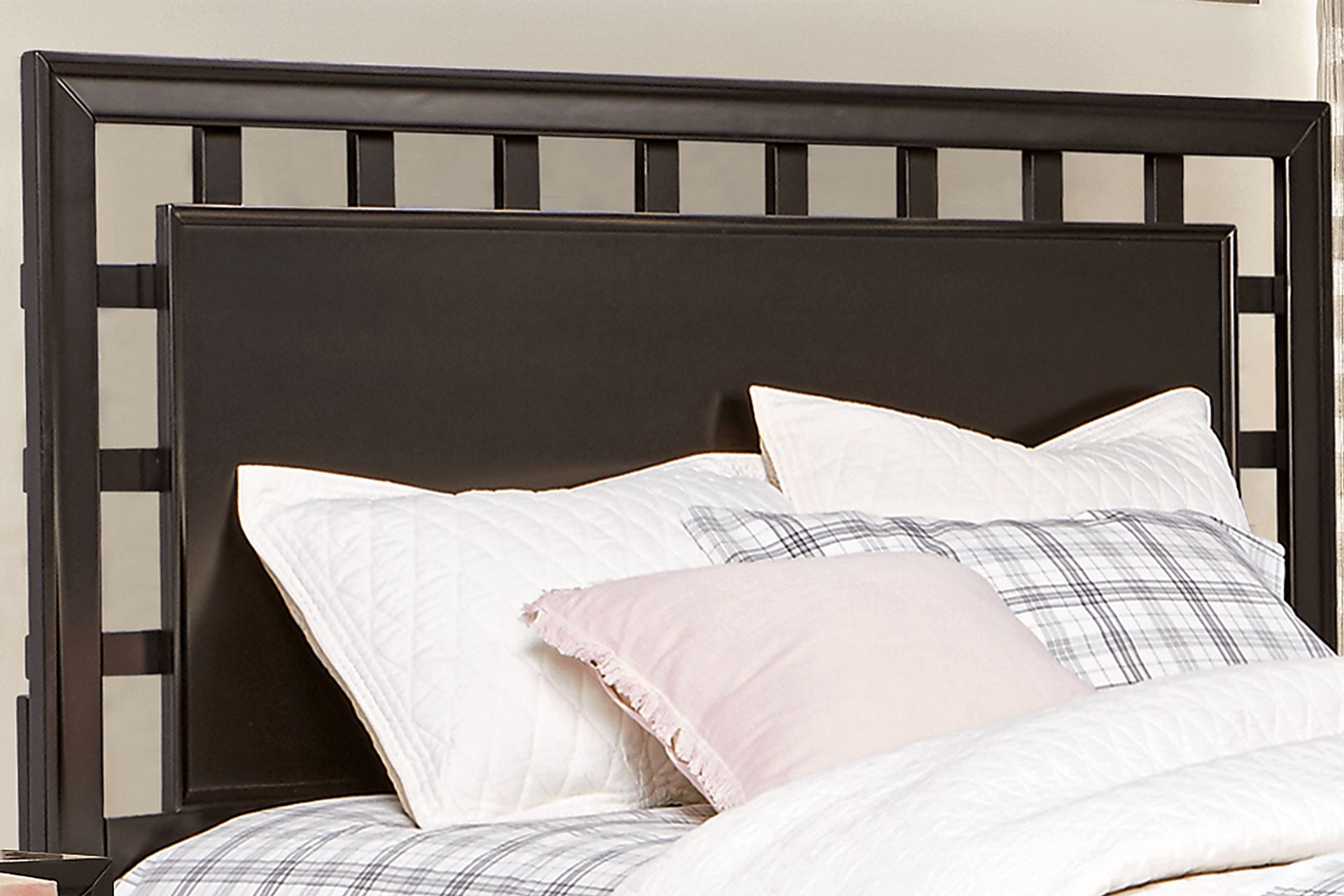Belcourt Black 5 Pc King Lattice Bedroom - Image 4