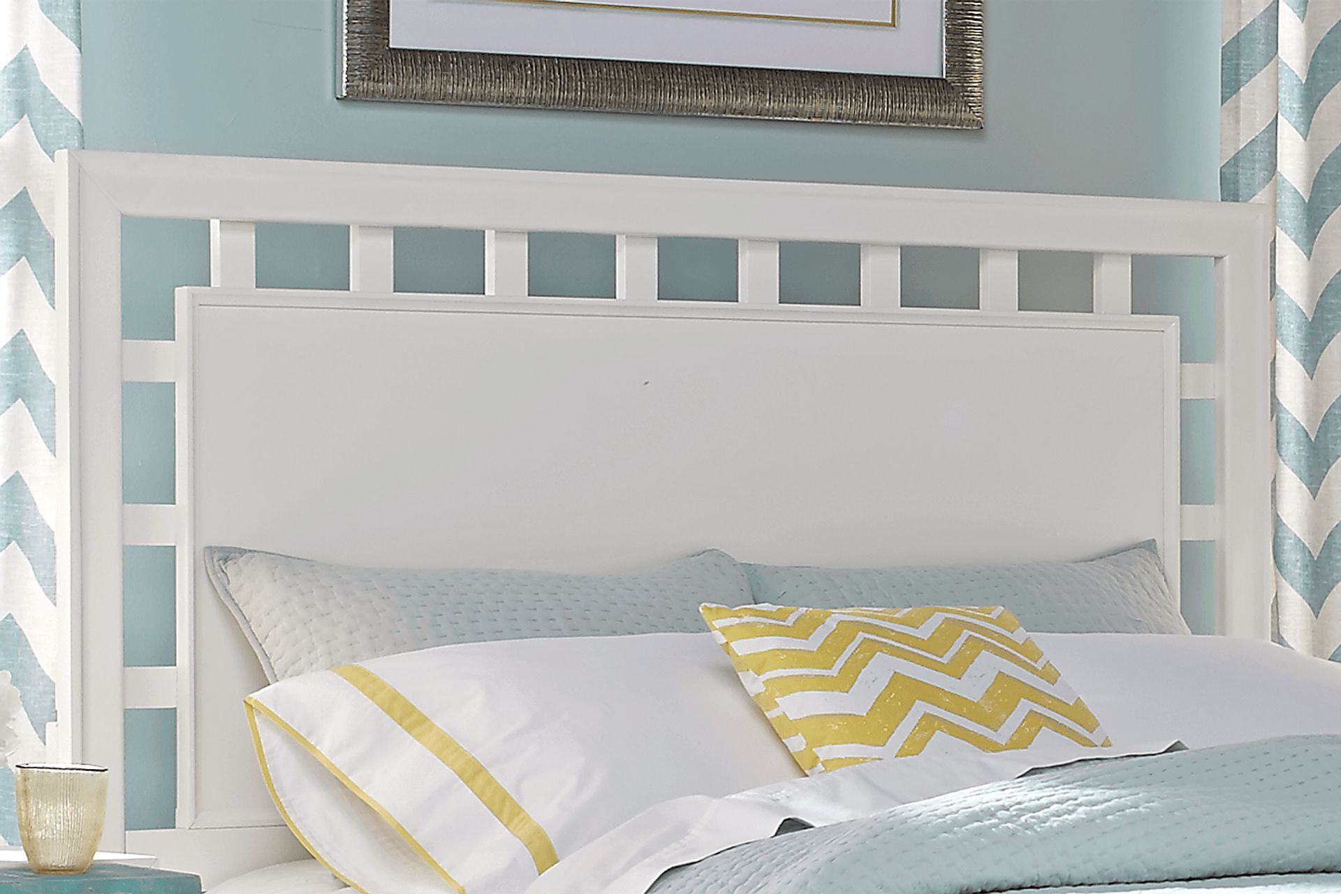 Small Spaces Belcourt White 5 Pc King Lattice Arch Bedroom - Image 5