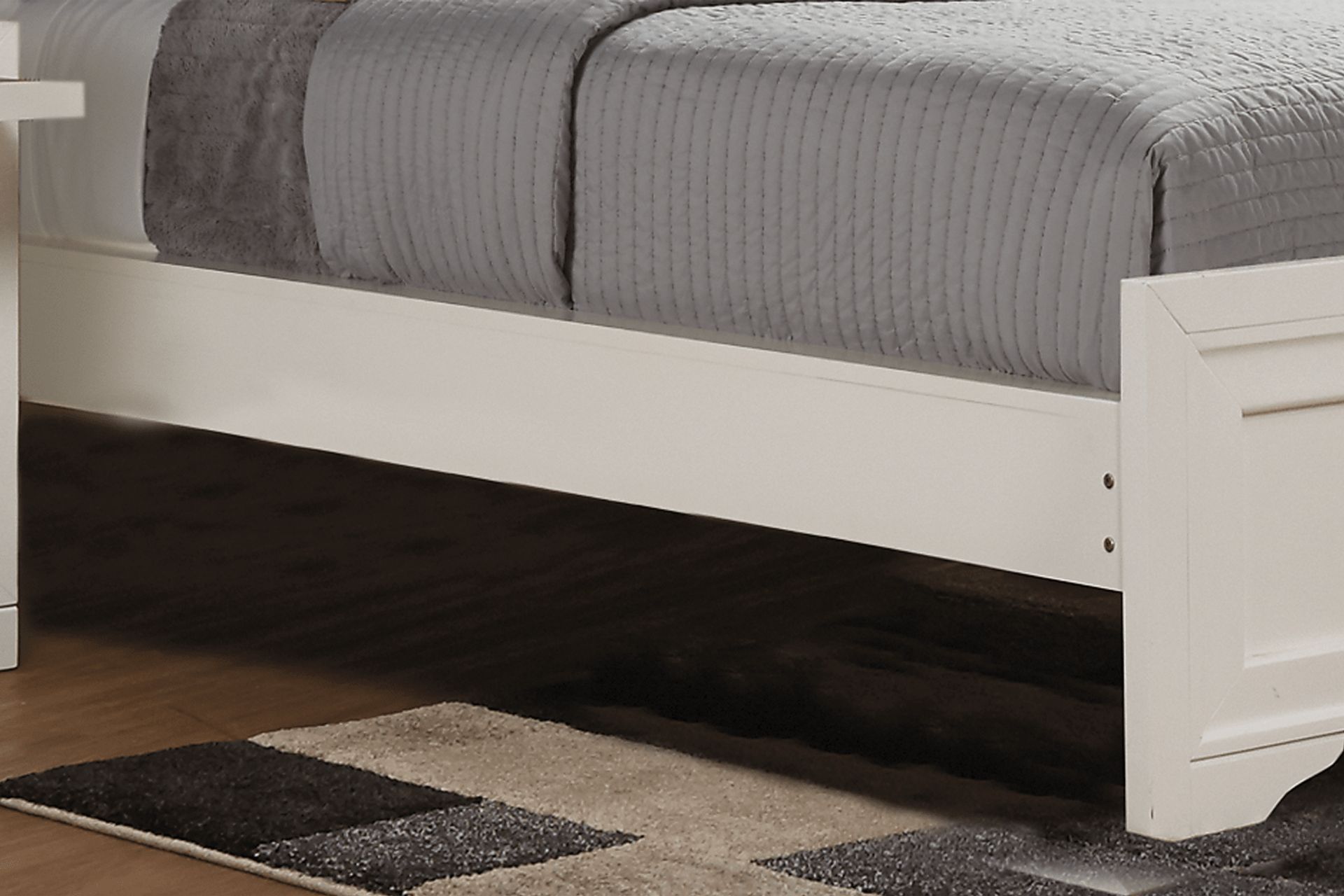 Belcourt White 5 Pc Queen Sleigh Bedroom - Image 4