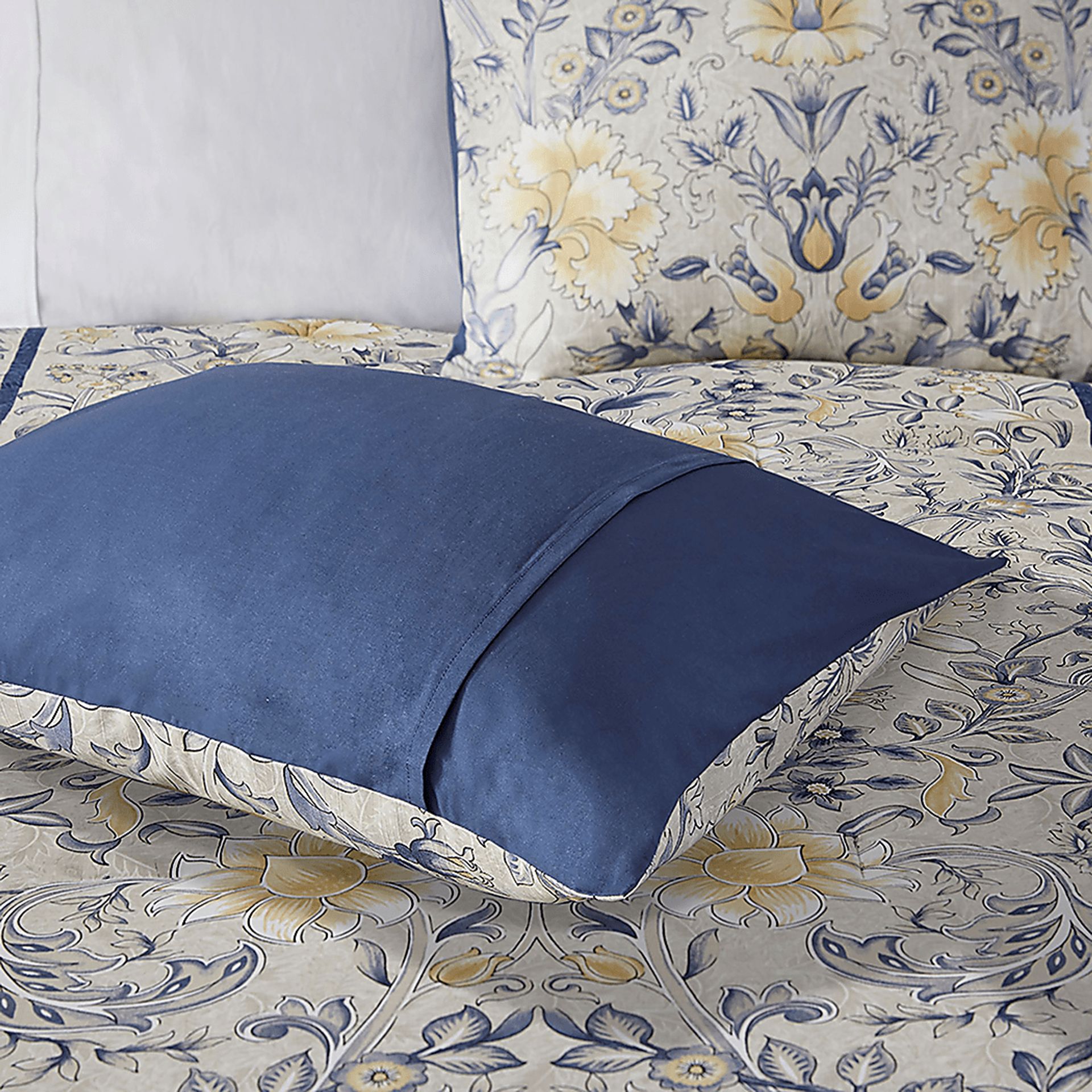 Belenne Multi 6pc King Comforter Set - Image 9