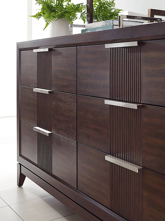 Bellante Brown Dresser and Mirror - Thumbnail - Image 3