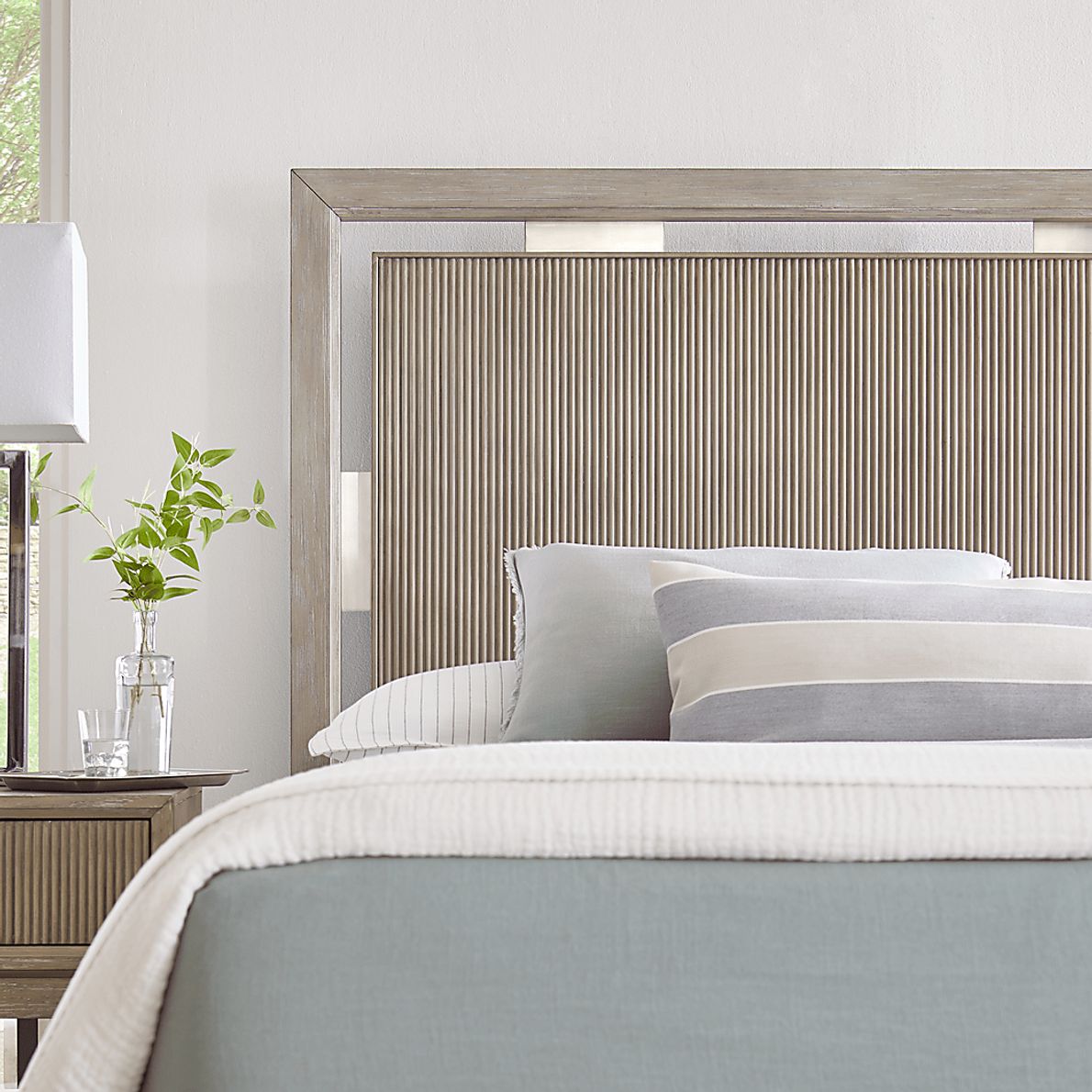 Bellante Gray 5 Pc Queen Panel Bedroom with Storage