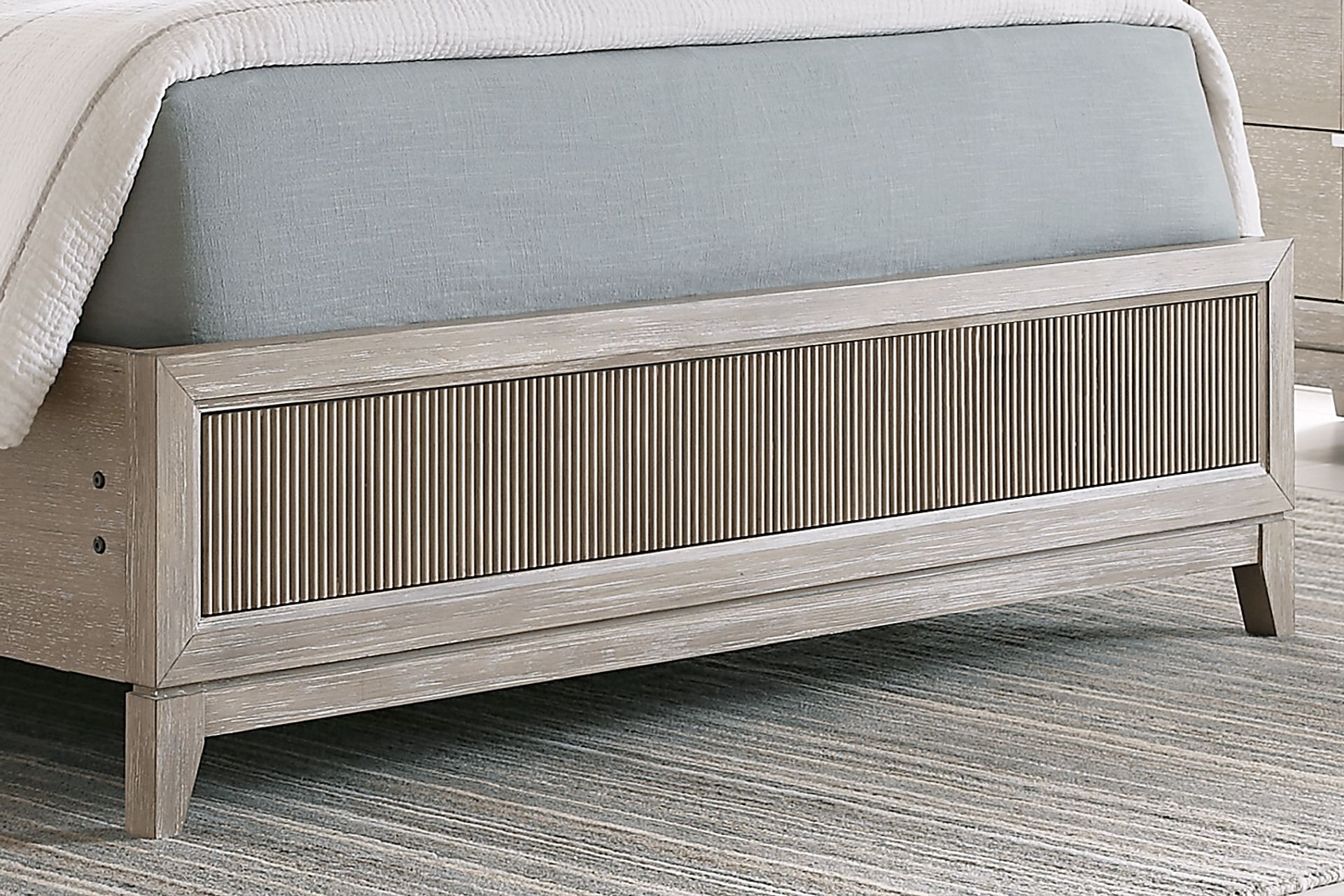 Bellante Gray 7 Pc Queen Panel Bedroom - Image 4