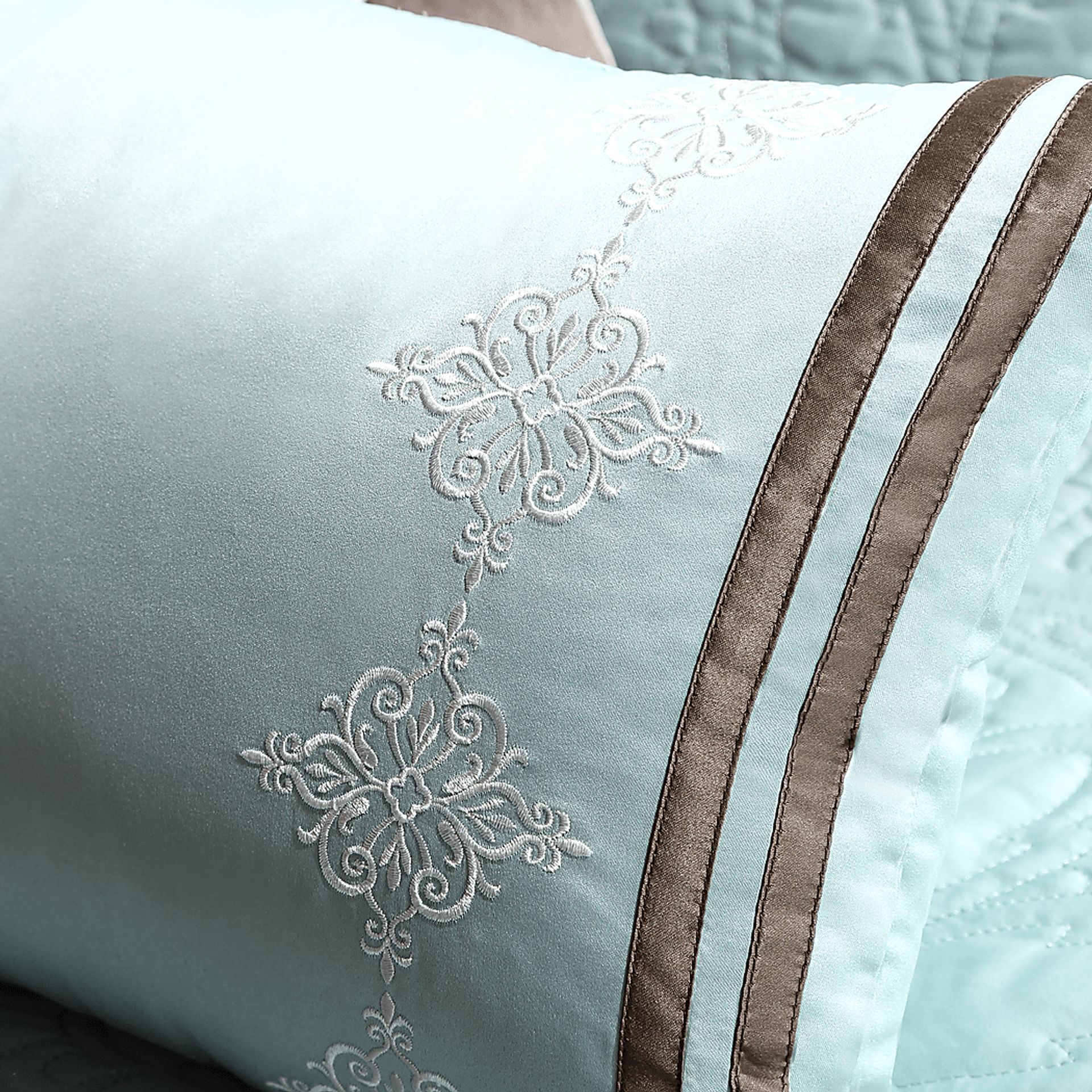 Bellecastle Blue 9 Pc King Comforter Set - Image 7