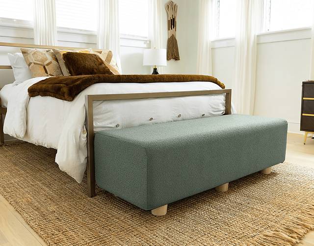 Bellemere Green Queen Bed Bench - Thumbnail - Image 2