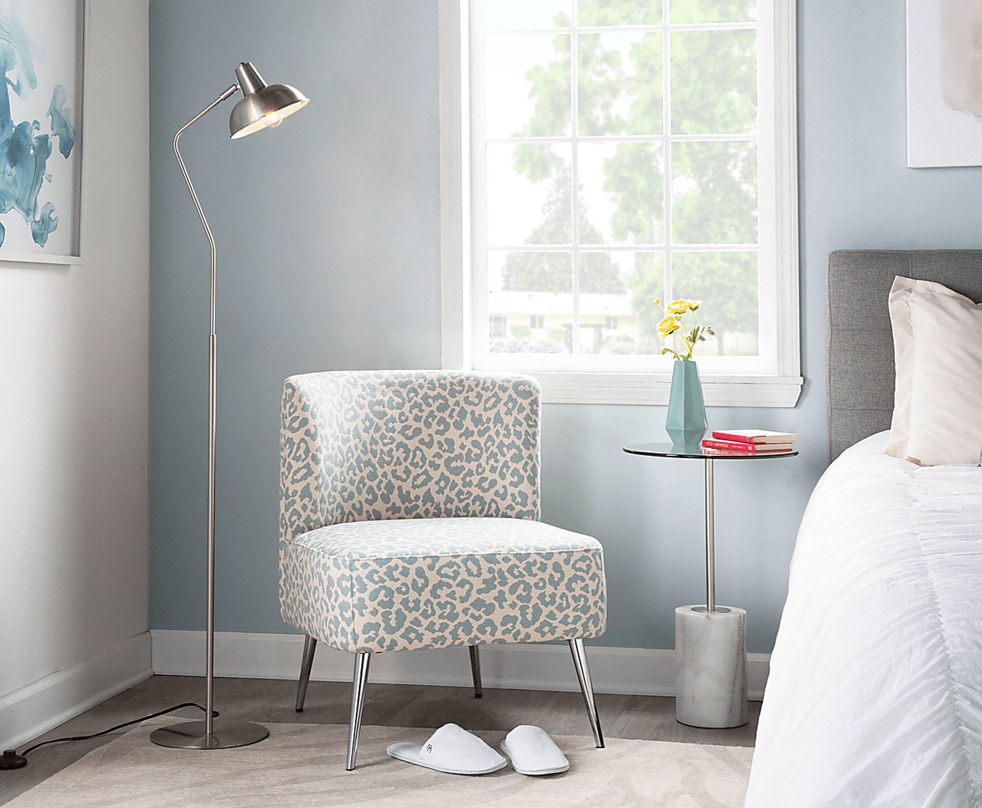 Bellglen White Accent Table - Image 7