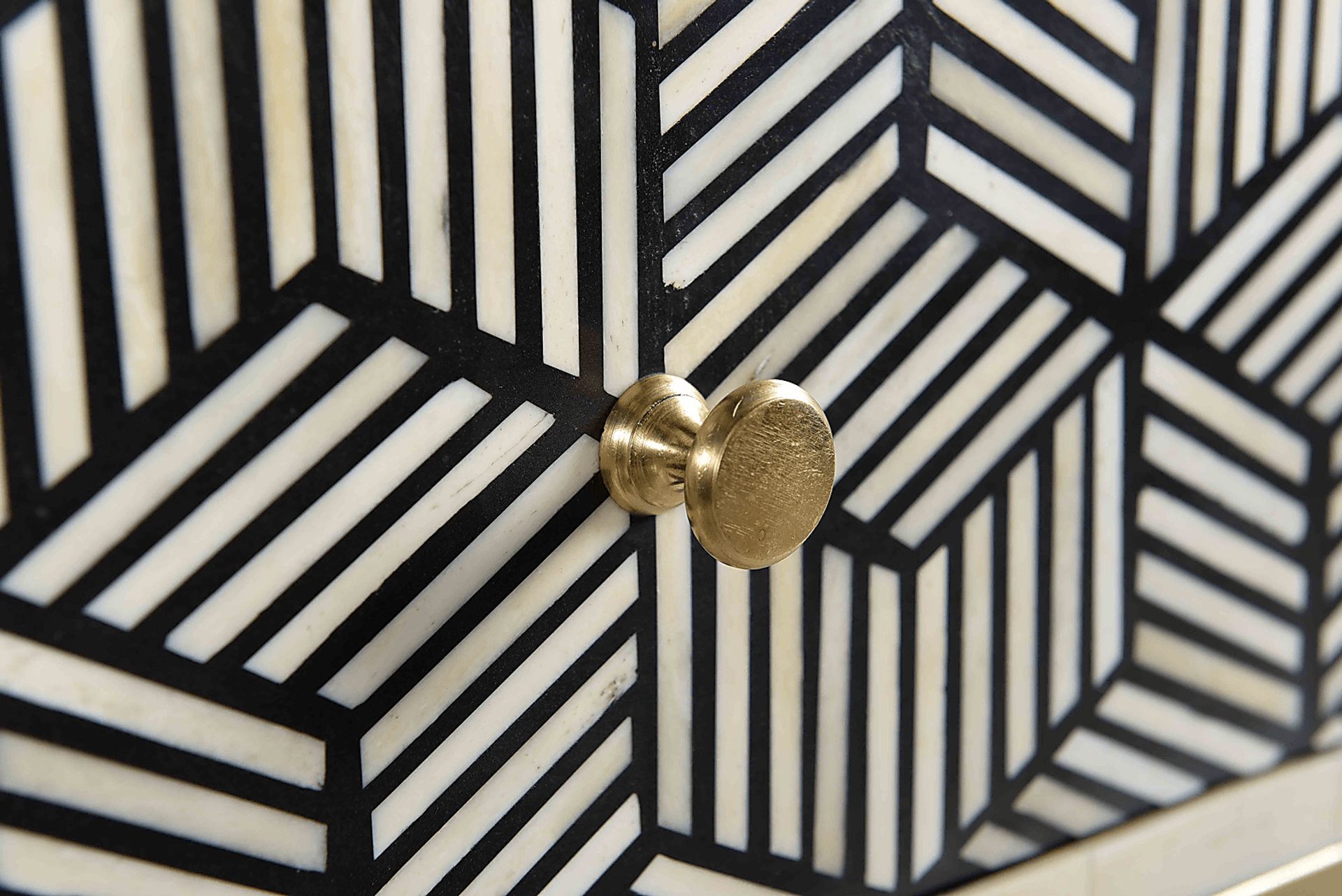 Bellsor Black Nightstand - Image 5