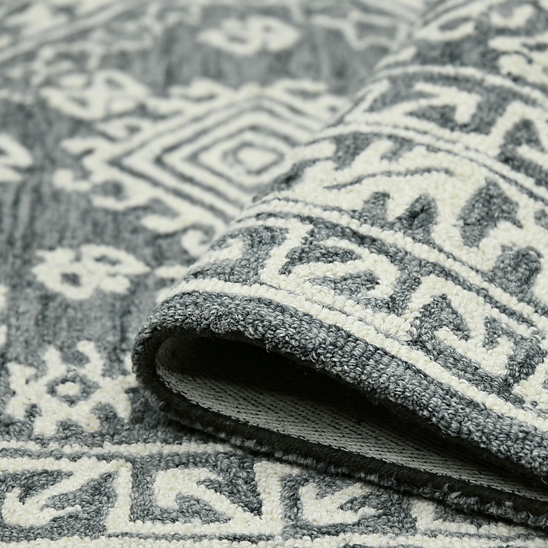 Bellton Gray 7'6 x 9'6 Rug - Image 4