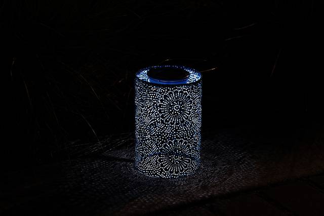 Bento Shade Outdoor Blue Solar Lantern - Thumbnail - Image 10