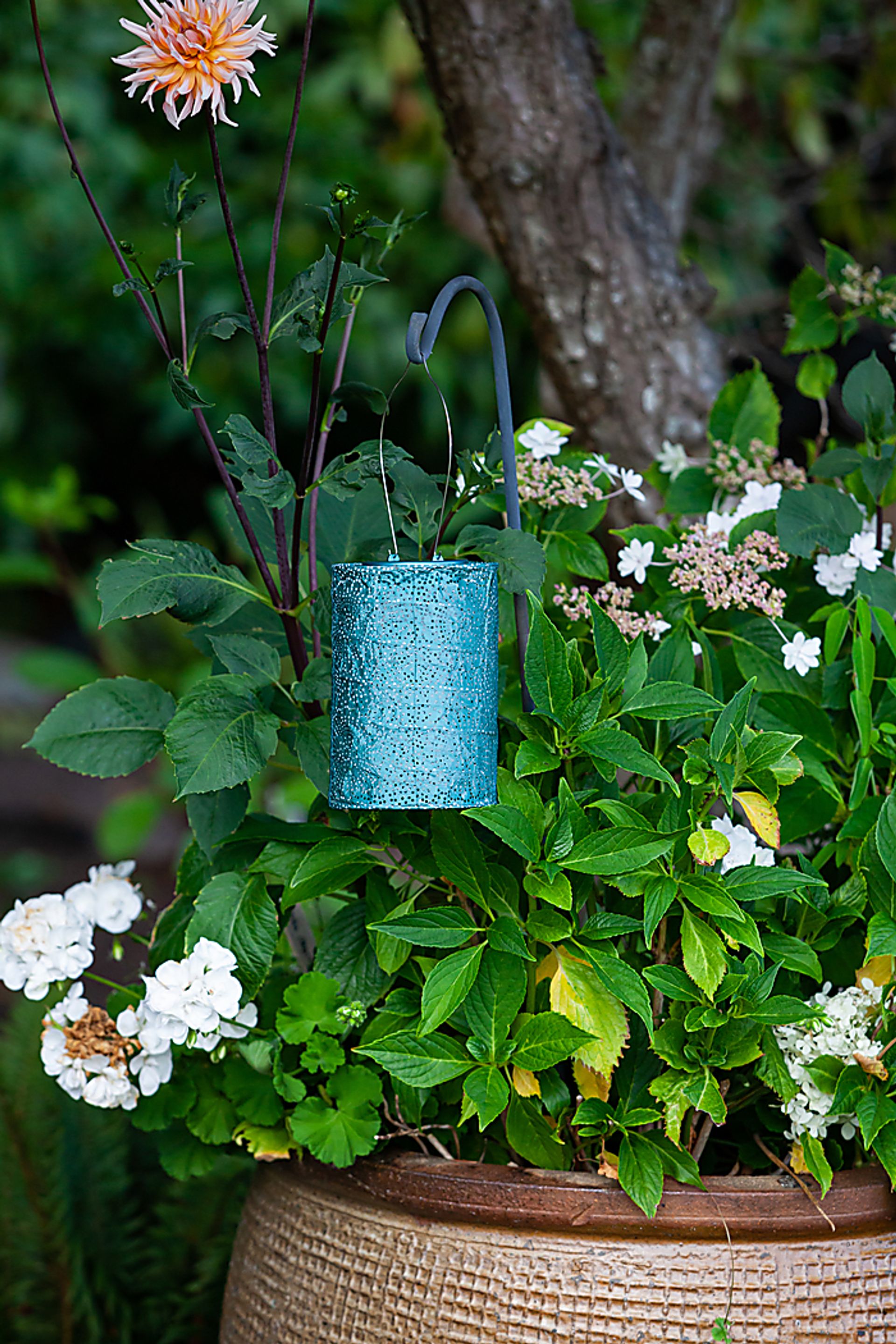 Bento Shade Outdoor Emerald Solar Lantern - Image 7