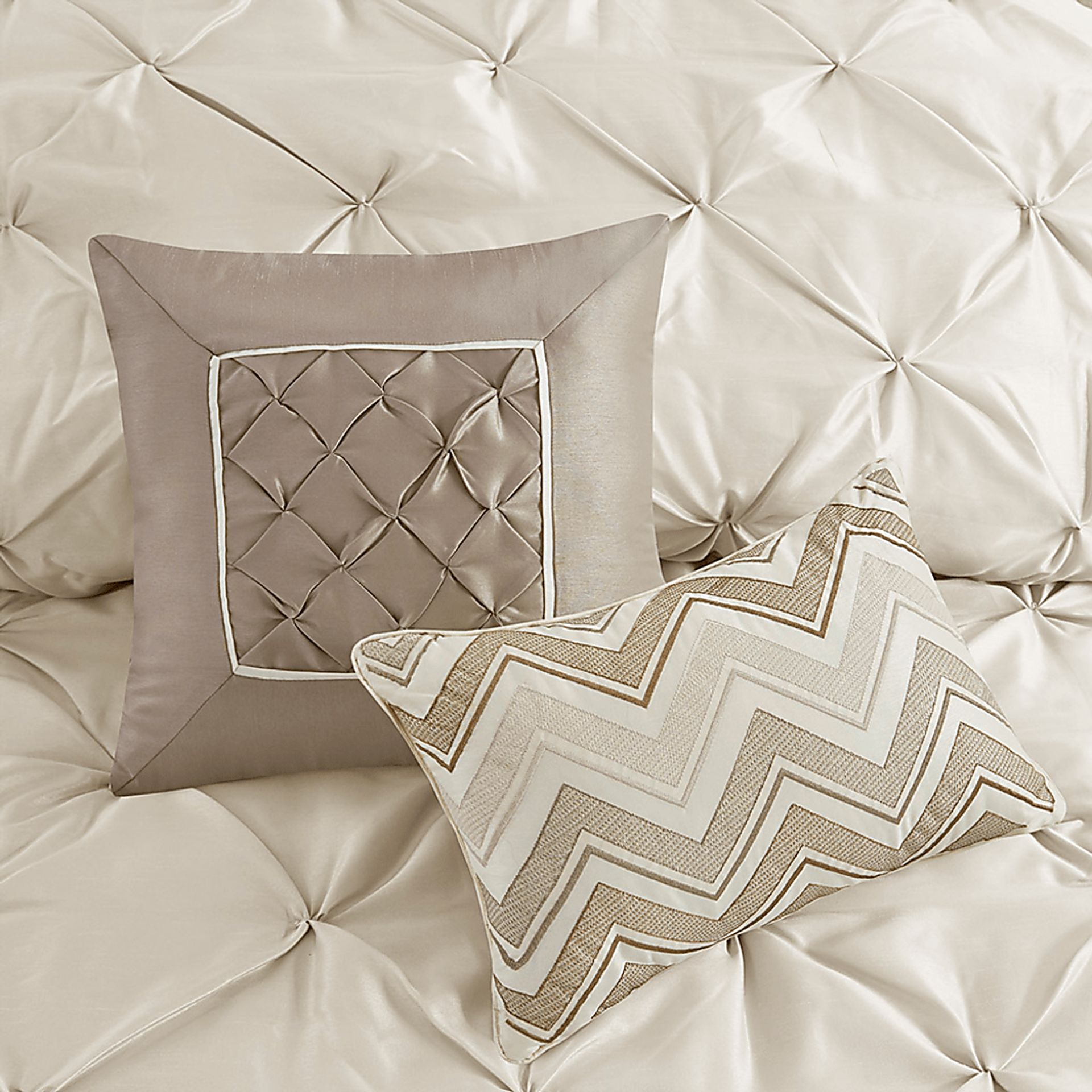 Bergerae Ivory 7 Pc King Comforter Set - Image 7
