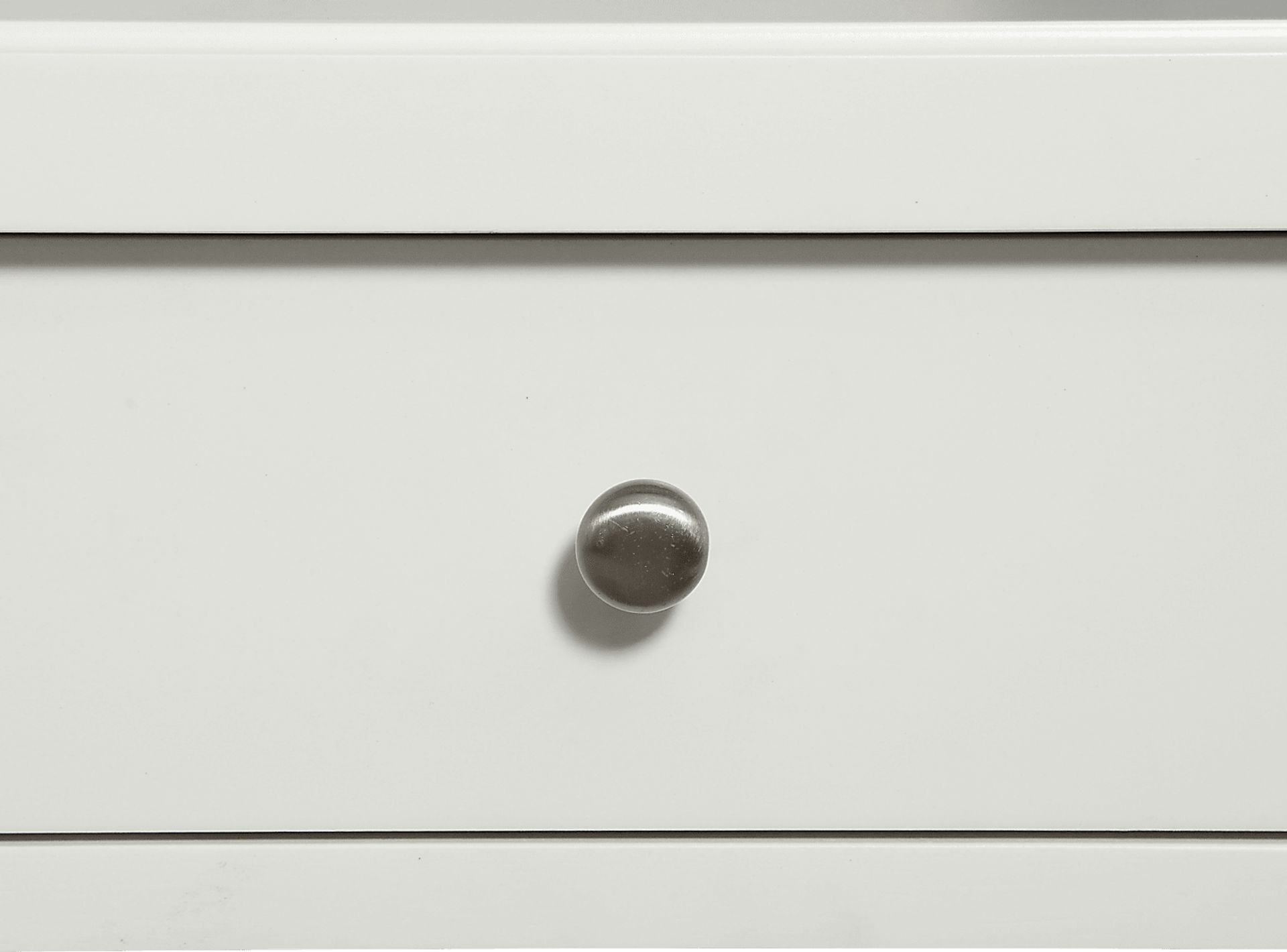 Berknor White End Table - Image 4