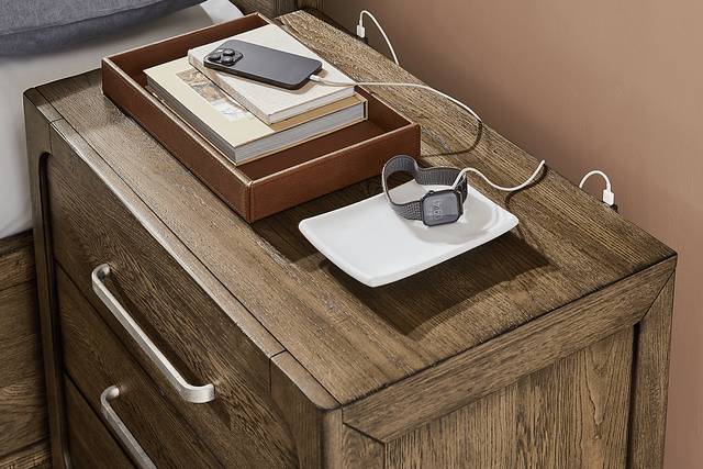 Berkview Place Brown 7 Pc King Panel Bedroom - Thumbnail - Image 11