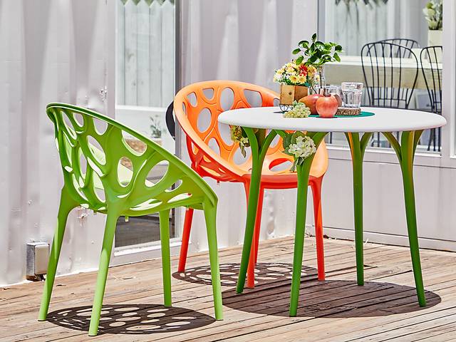 Beswick Green 35 in. Round Outdoor Dining Table - Thumbnail - Image 3