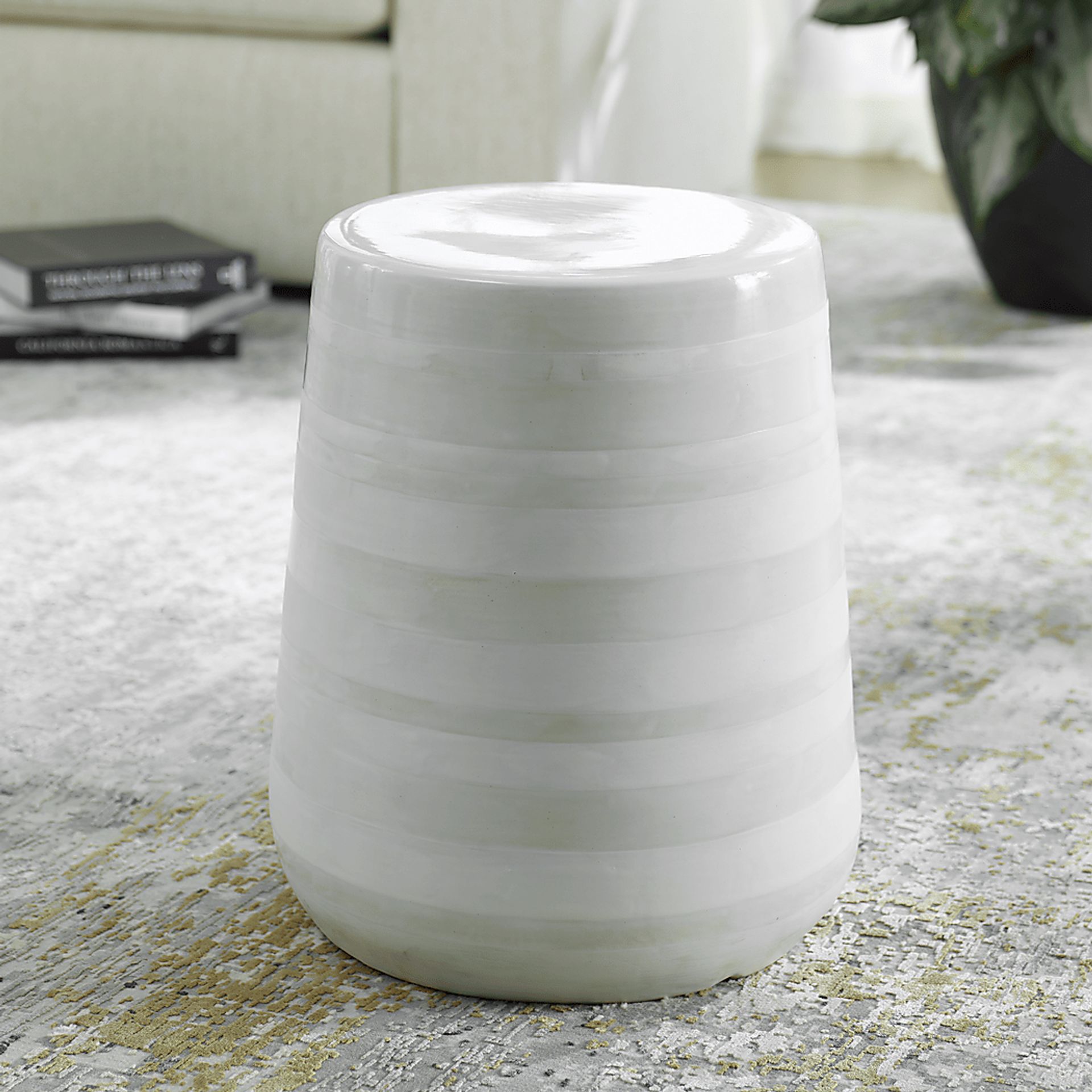 Bildo White Stool - Image 2
