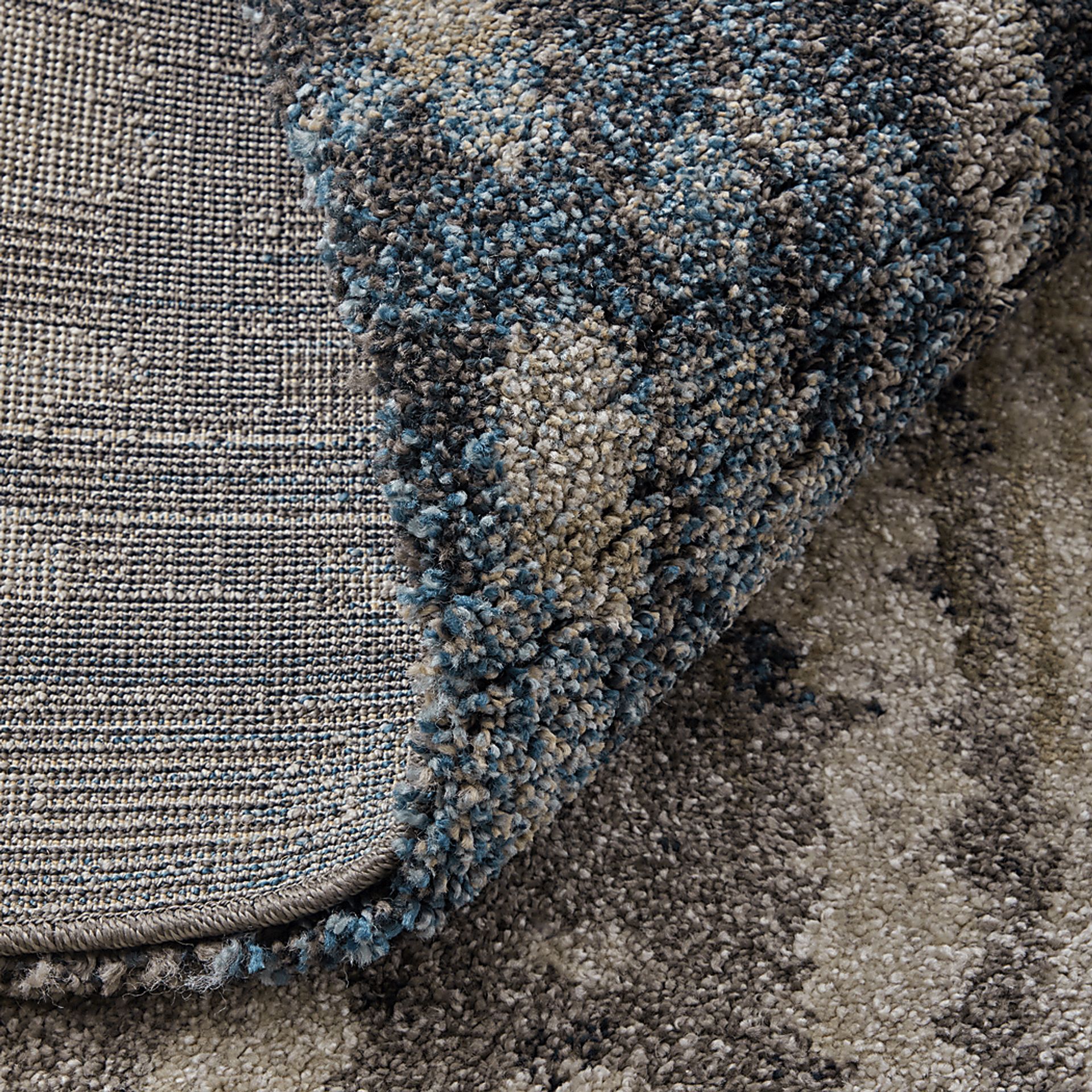Bitaro Gray 2'6 x 7'3 Rug - Image 5