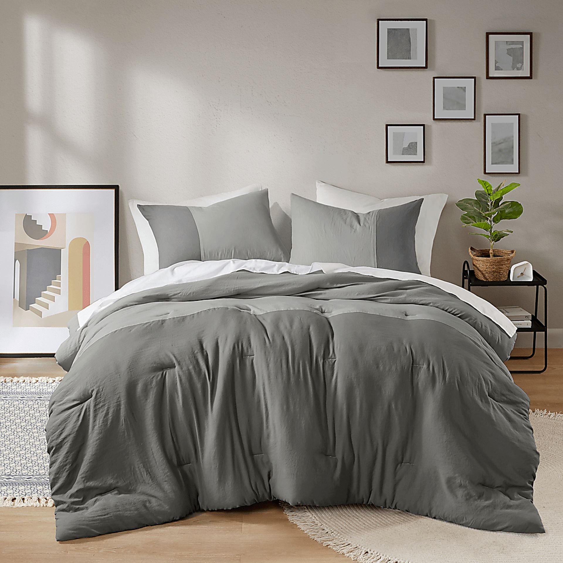 Blackthornea Gray King/California King 3 Pc Comforter Set - Image 4