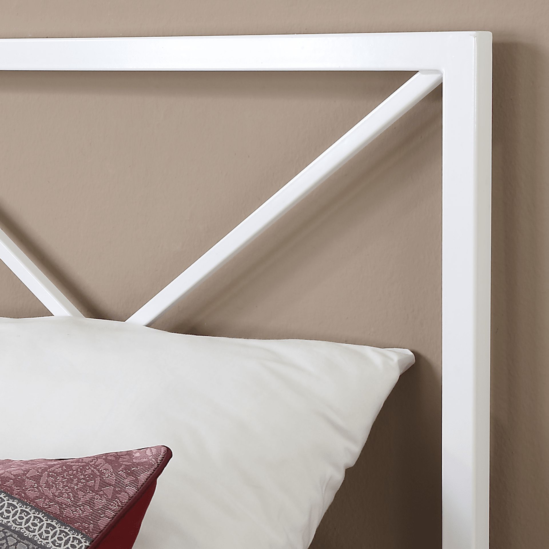 Blanca White Queen Bed - Image 5