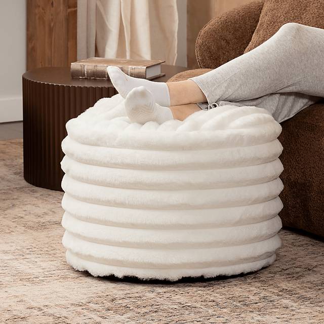 Blossi Ivory Pouf - Thumbnail - Image 3