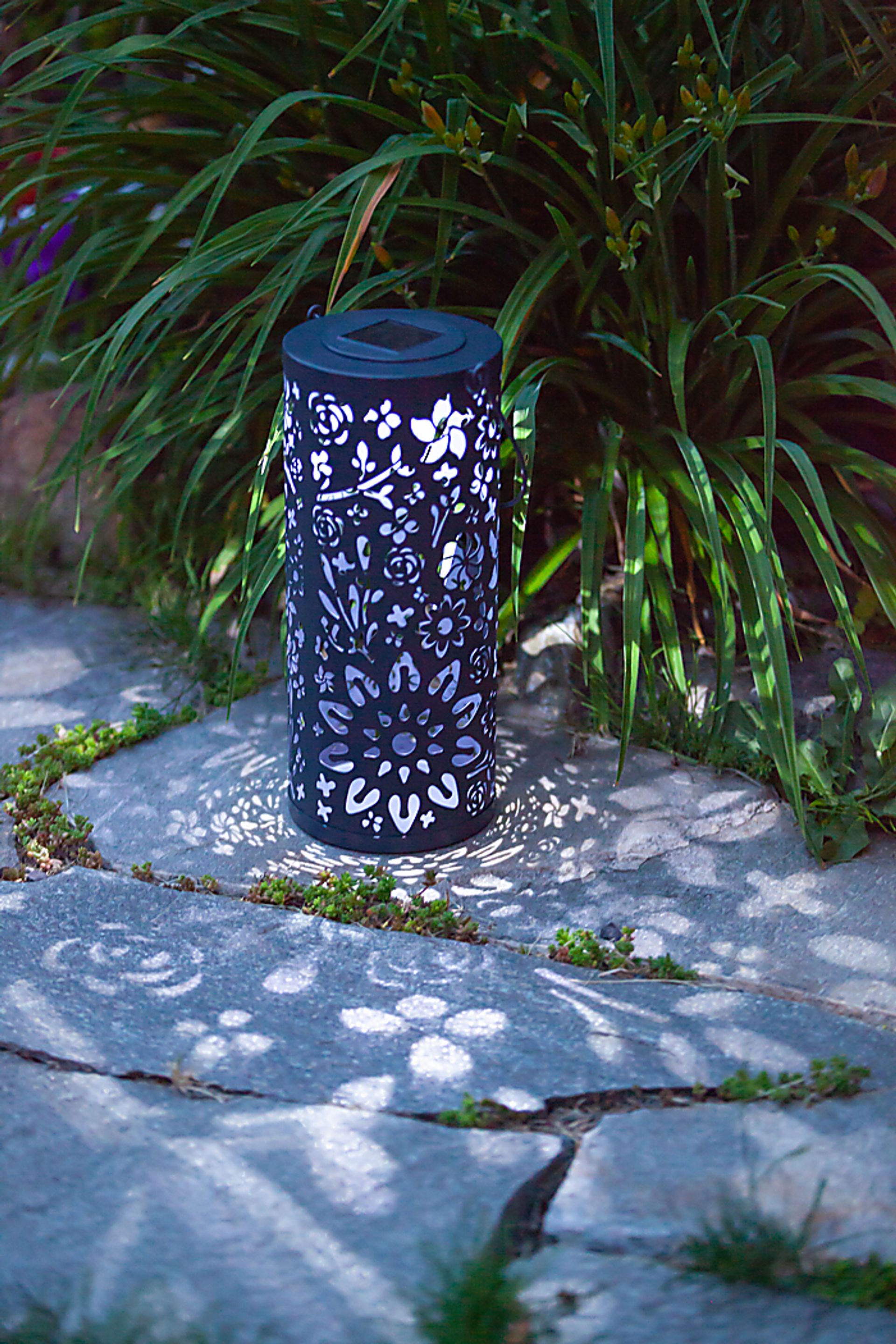 Blossom Hill Midnight Outdoor Solar Lantern - Image 5