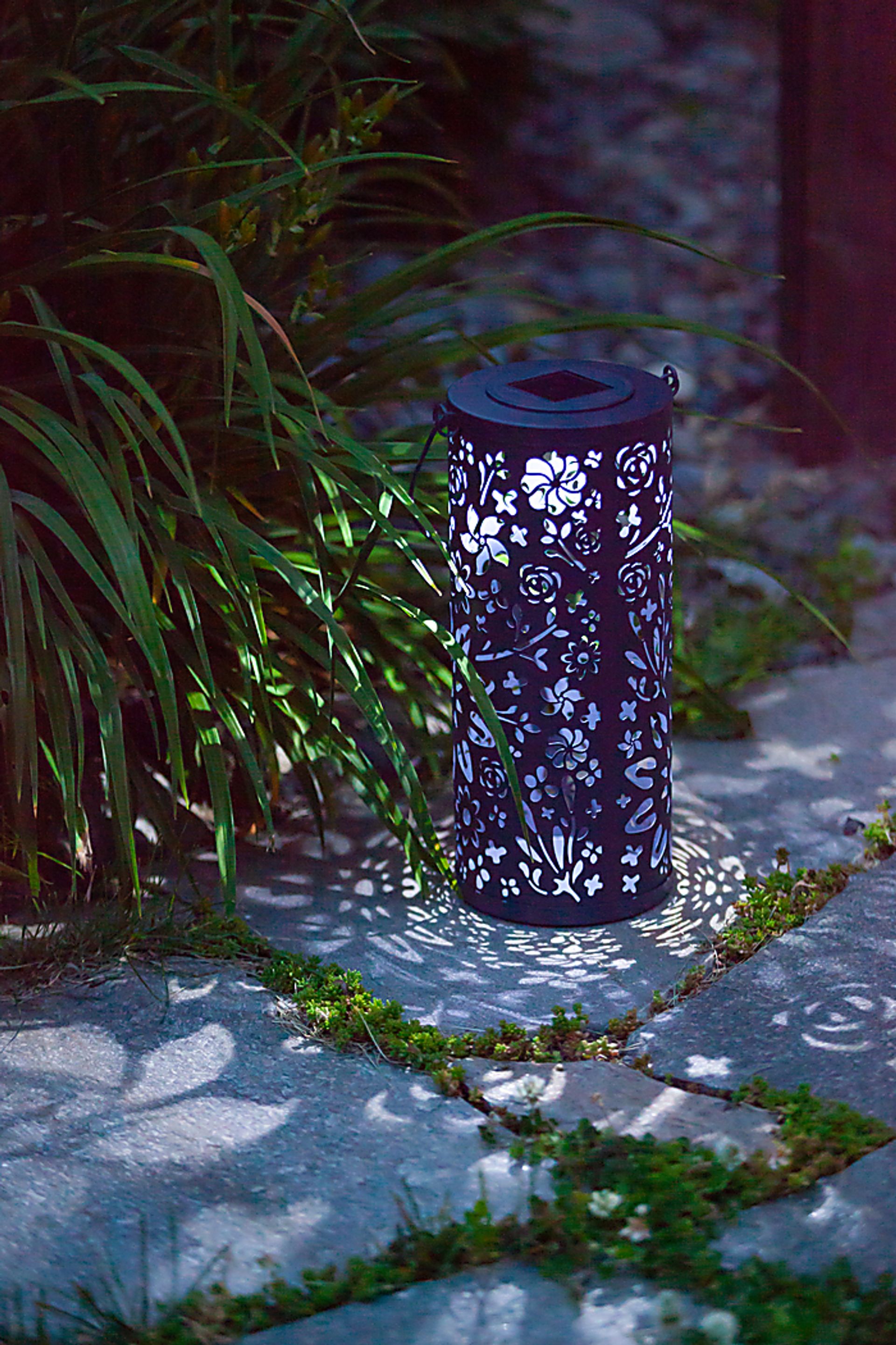 Blossom Hill Midnight Outdoor Solar Lantern - Image 6