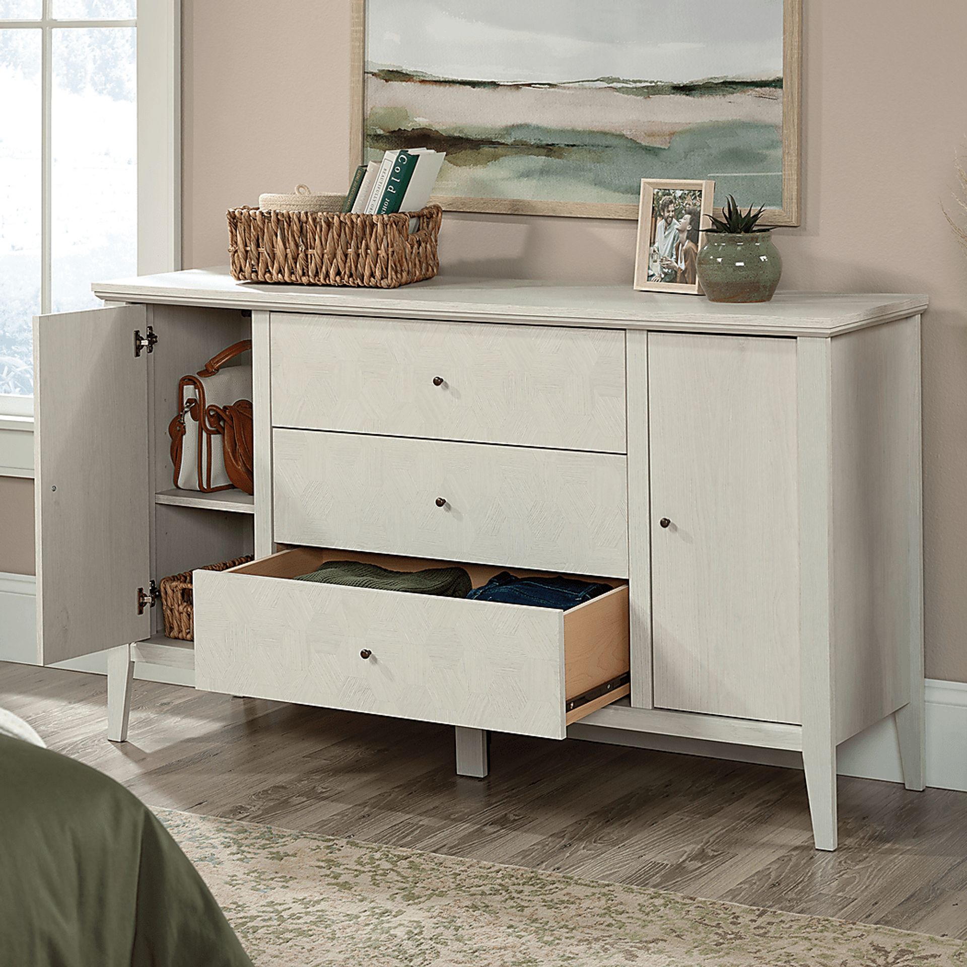 Bohrer Gray Dresser - Image 4