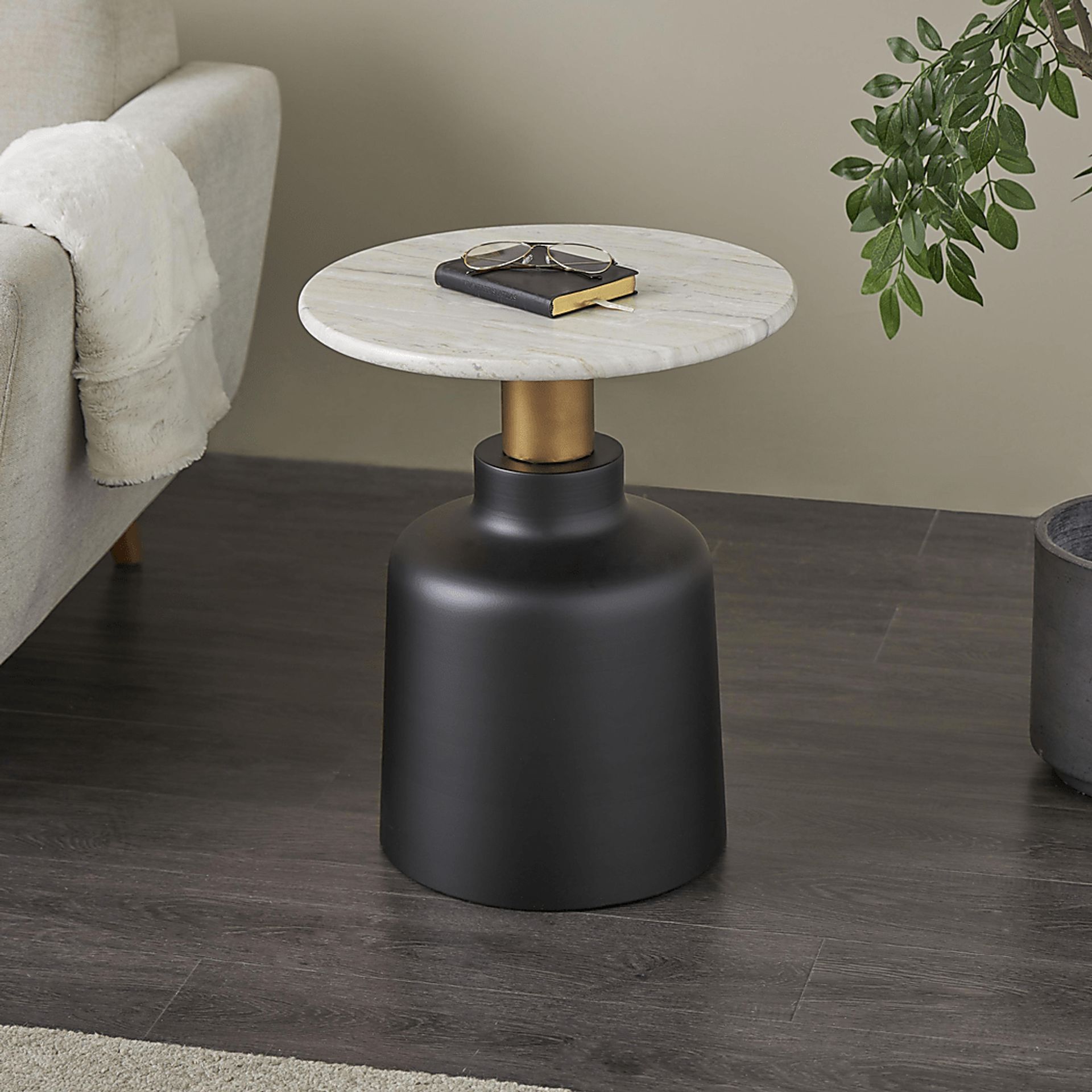 Bolto Black Accent Table - Image 2