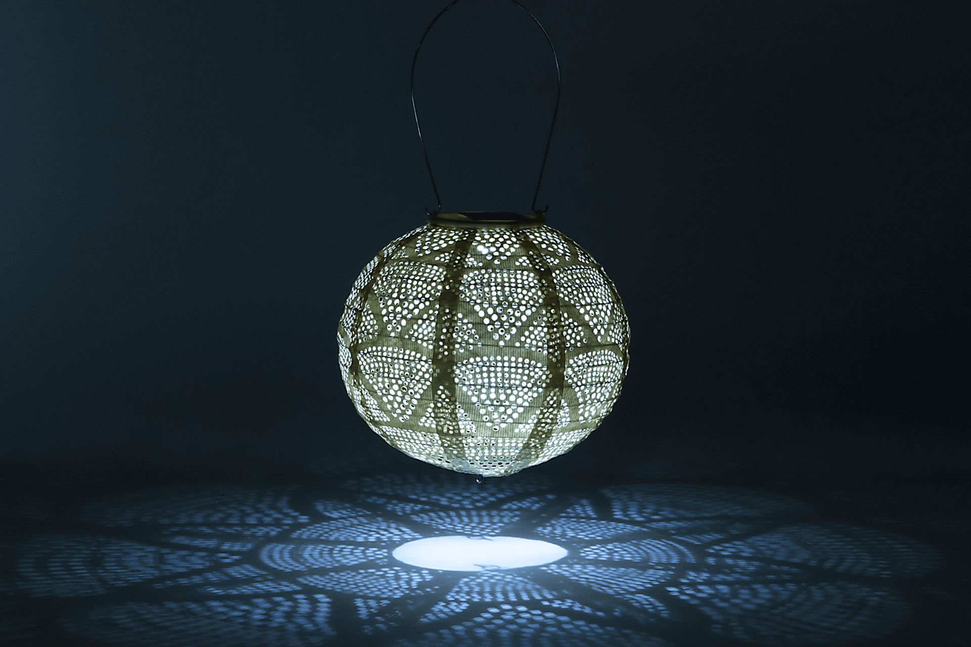 Bombora Pearl Outdoor Solar Lantern - Image 5