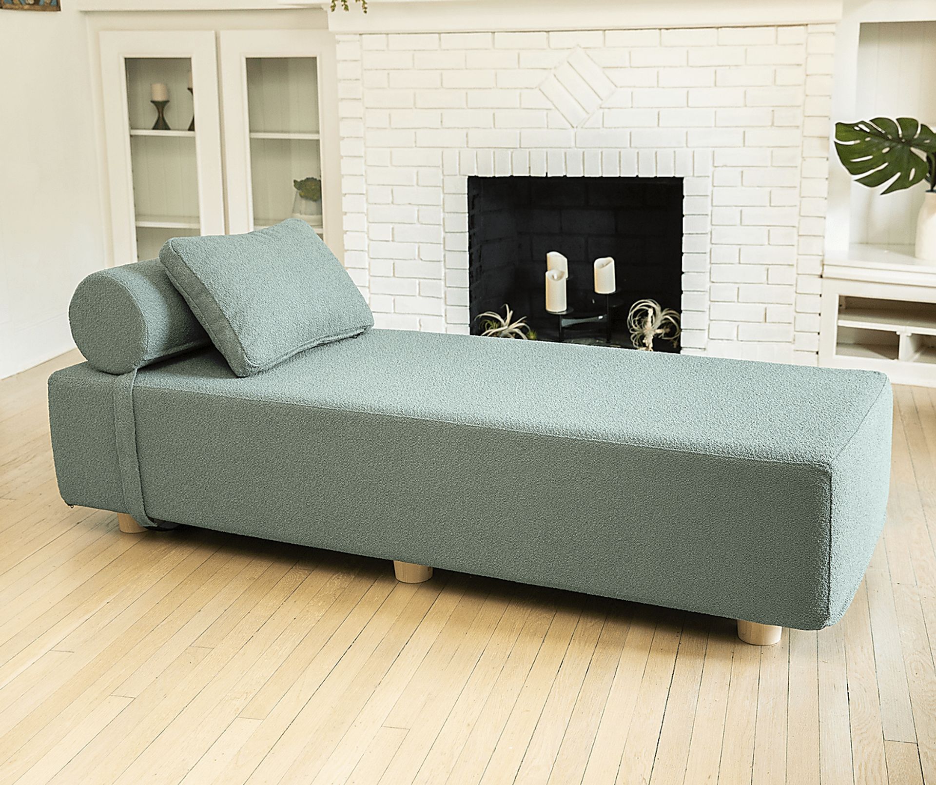 Bonford Green Daybed - Image 2