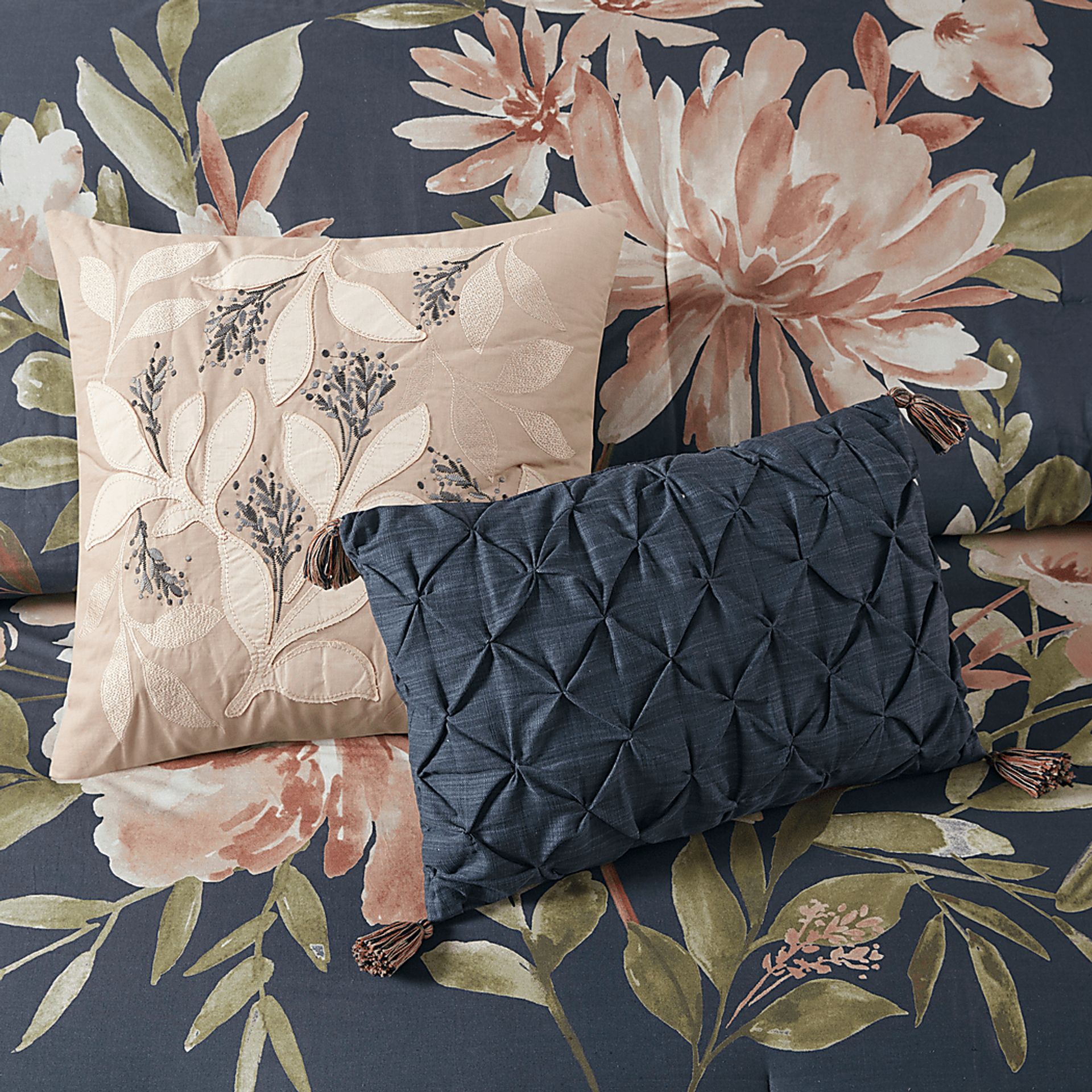 Bottlebrush Navy 8 Pc Queen Comforter Set - Image 11