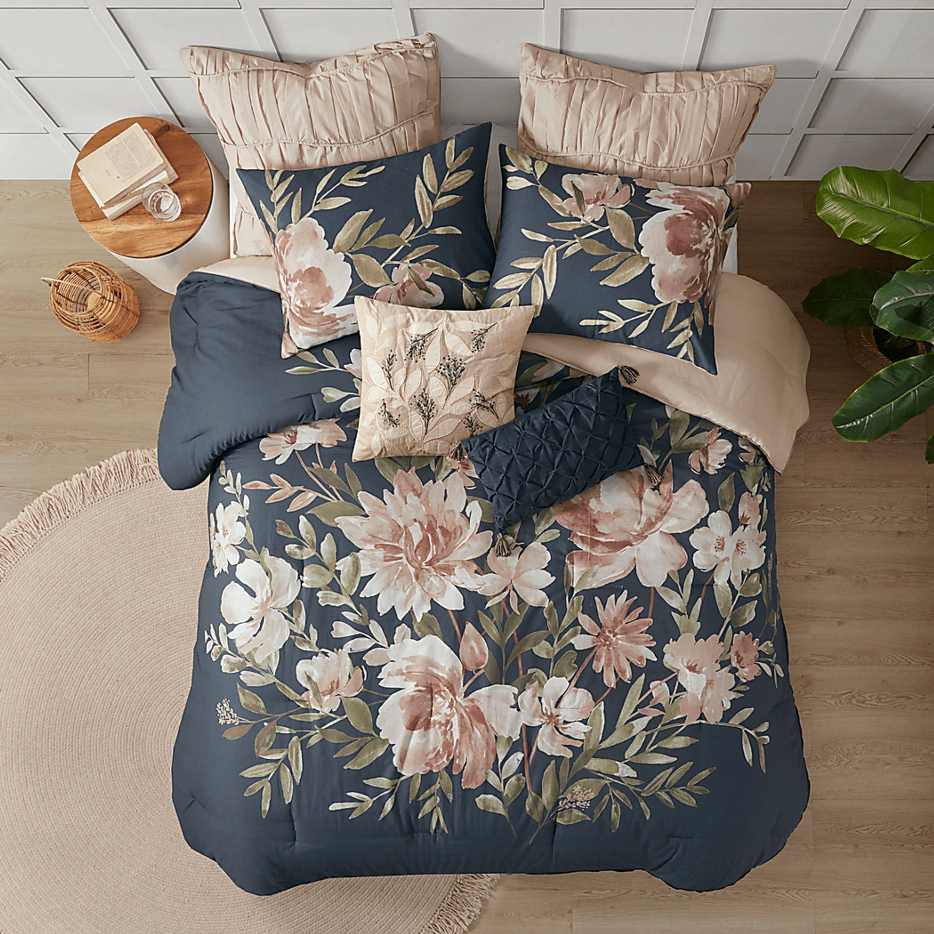 Bottlebrush Navy 8 Pc Queen Comforter Set - Image 4