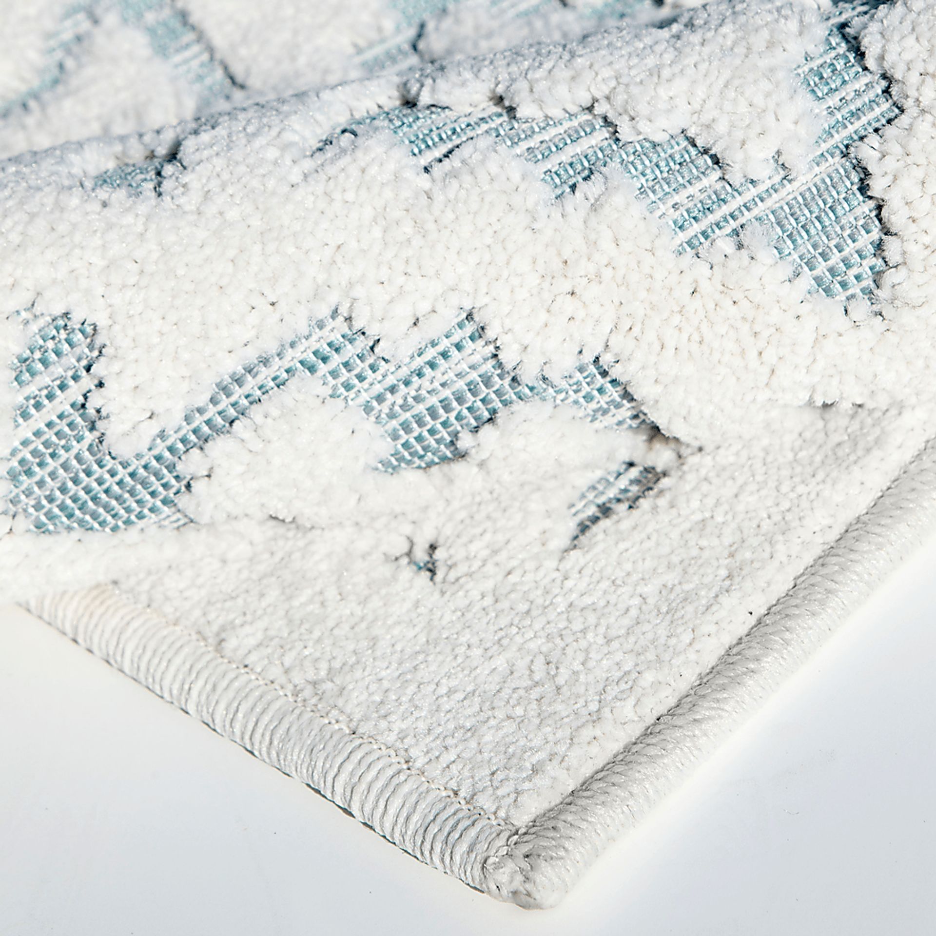 Bousson White 5'2 x 7'6 Rug - Image 5