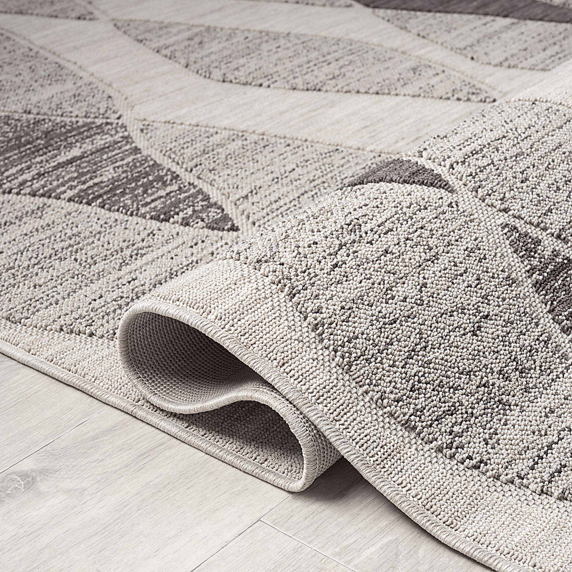 Boyale Gray 5' x 7' Indoor/Outdoor Rug - Image 3