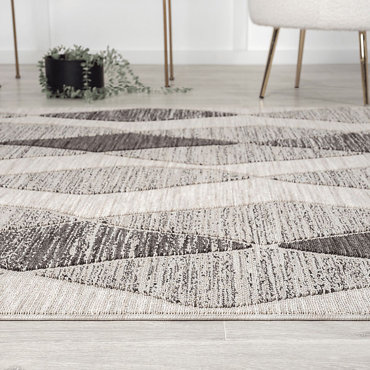 Boyale Gray Outdoor Rugs | Rooms to Go
