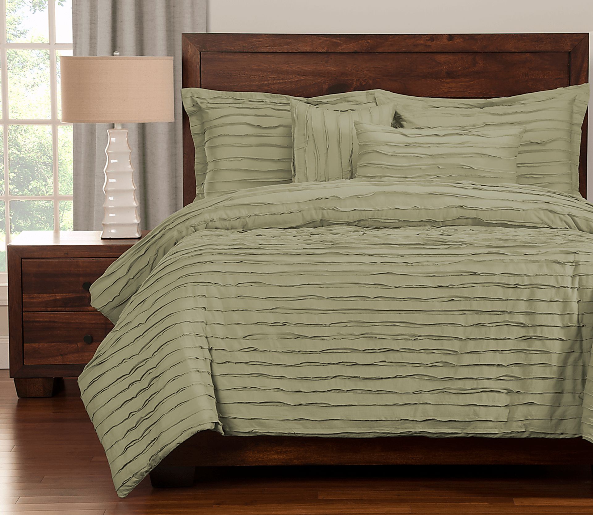 Boyton Nights Green 6 Pc Queen Duvet Set - Image 1