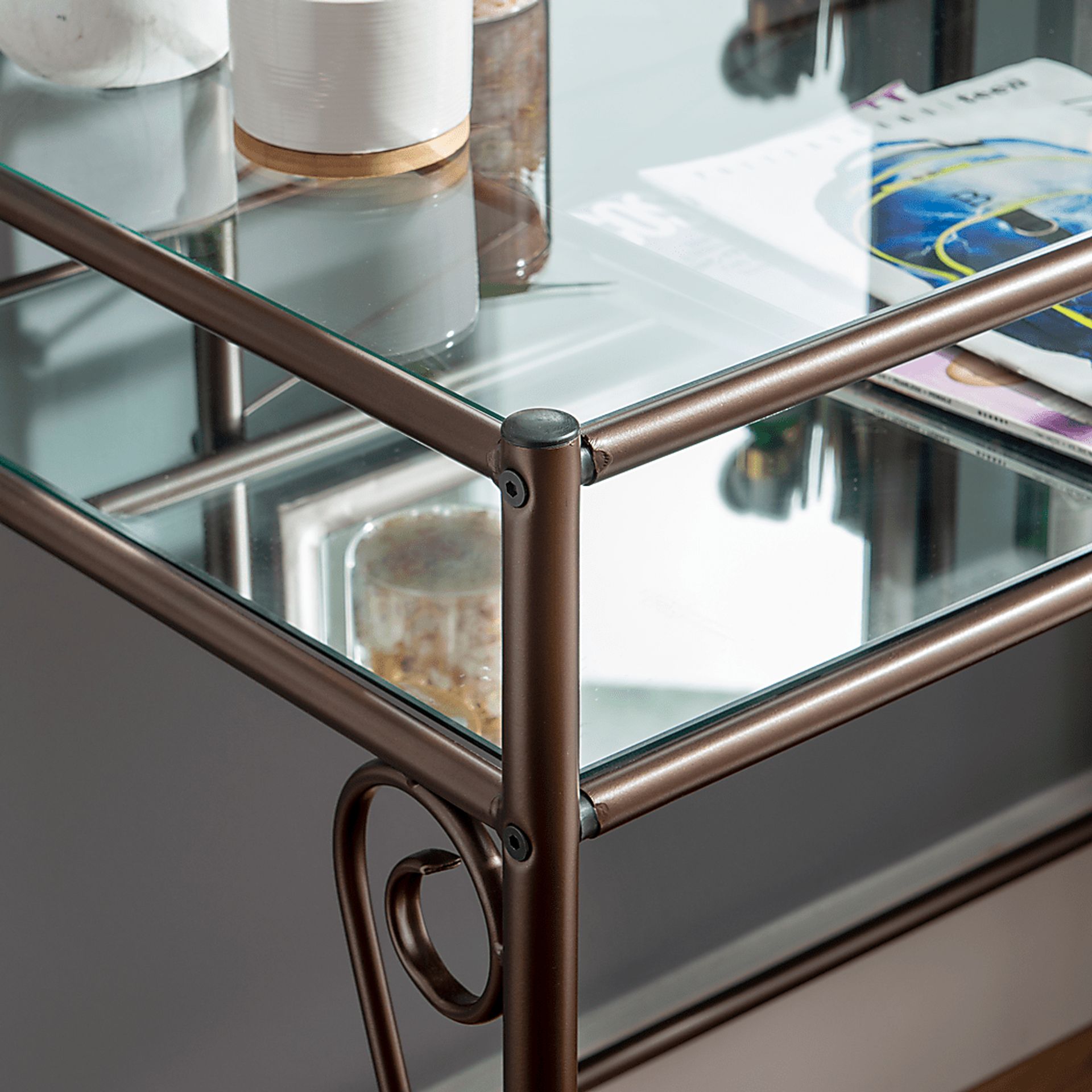 Braayfeild Bronze Metal Vanity Set - Image 8