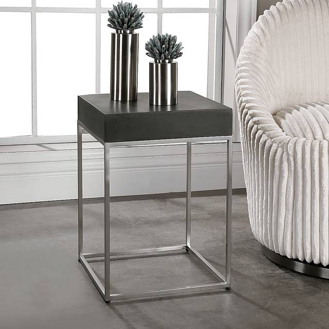 Brackinwood Black Accent Table - Thumbnail - Image 3