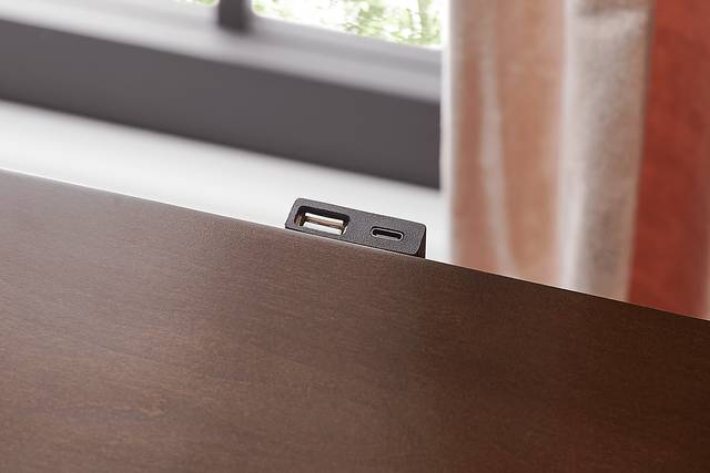 Bradbury Brown Cherry Nightstand - Thumbnail - Image 3