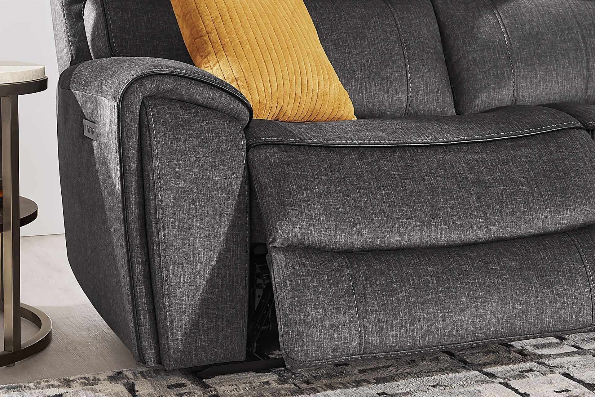 Bradshaw Place Dark Gray 5 Pc Dual Power Reclining Sectional - Image 5