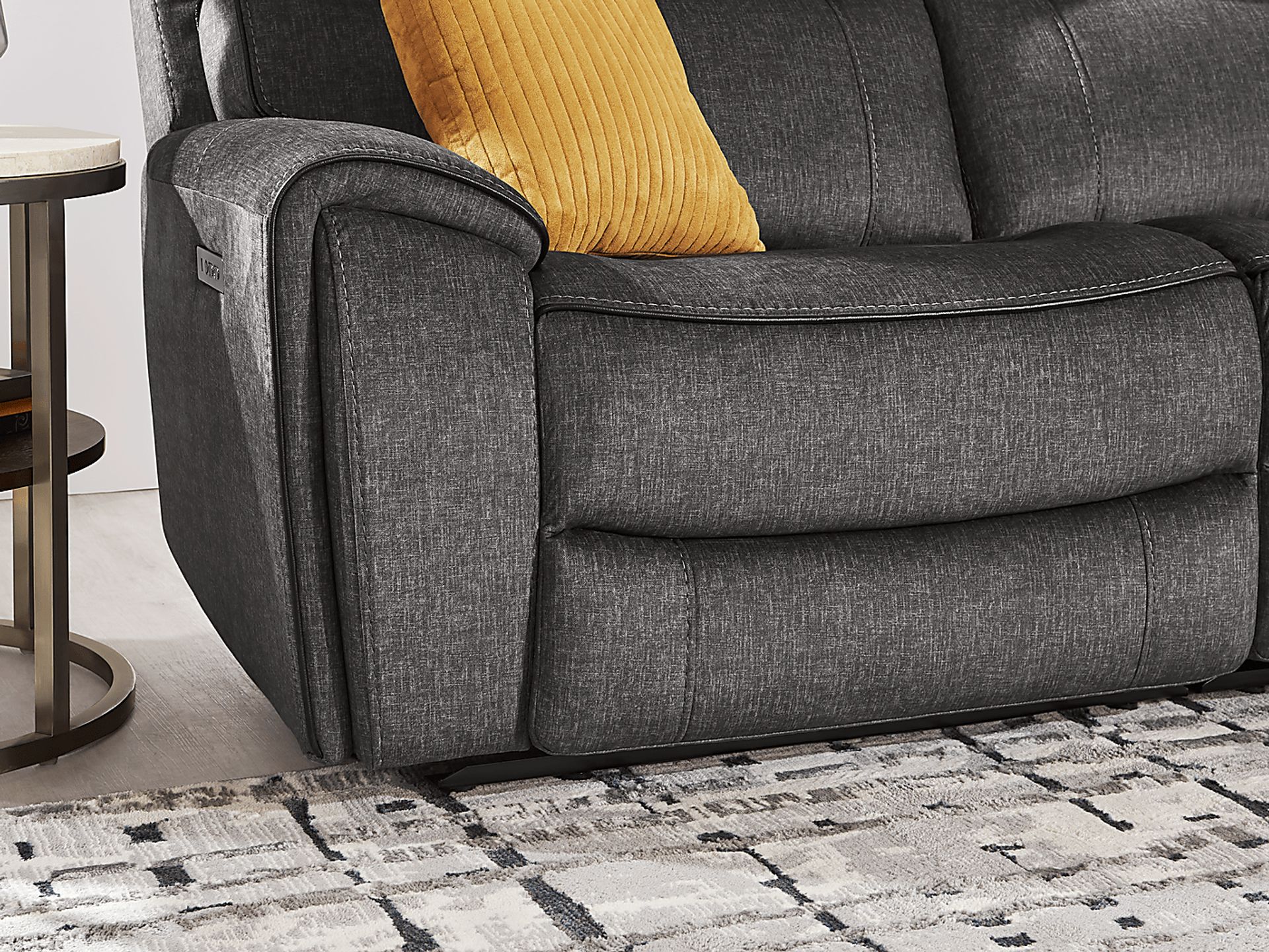 Bradshaw Place Dark Gray 6 pc Dual Power Reclining Sectional - Image 6