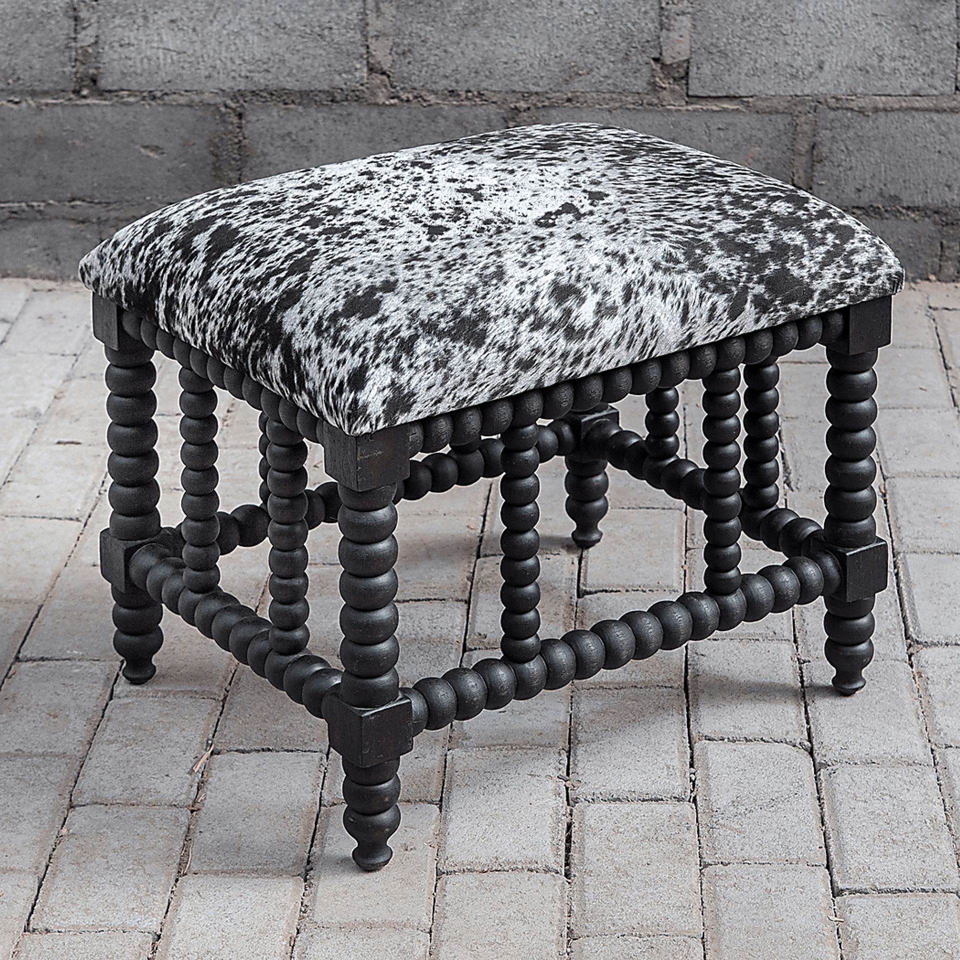 Bradstone Black Accent Bench - Image 6
