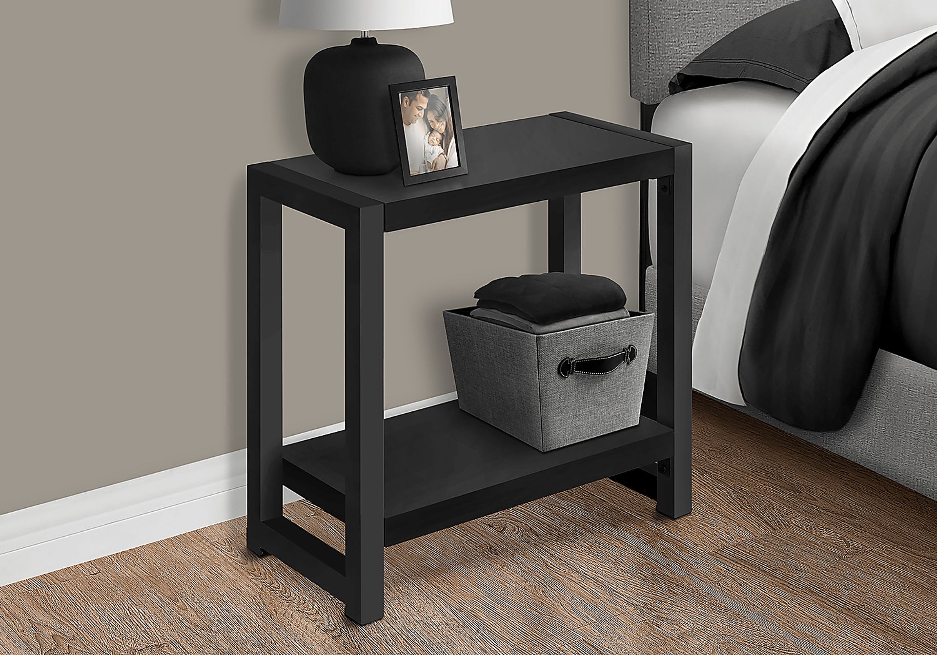 Braehill Black Accent Table - Image 6