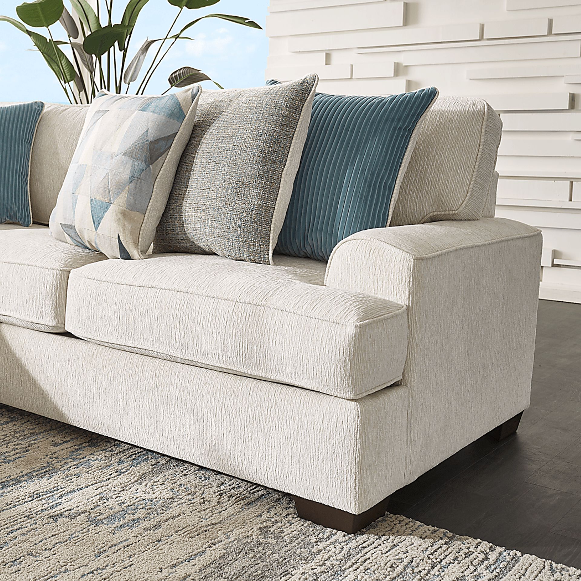 Bramfield White 6 Pc Sectional Living Room - Image 4