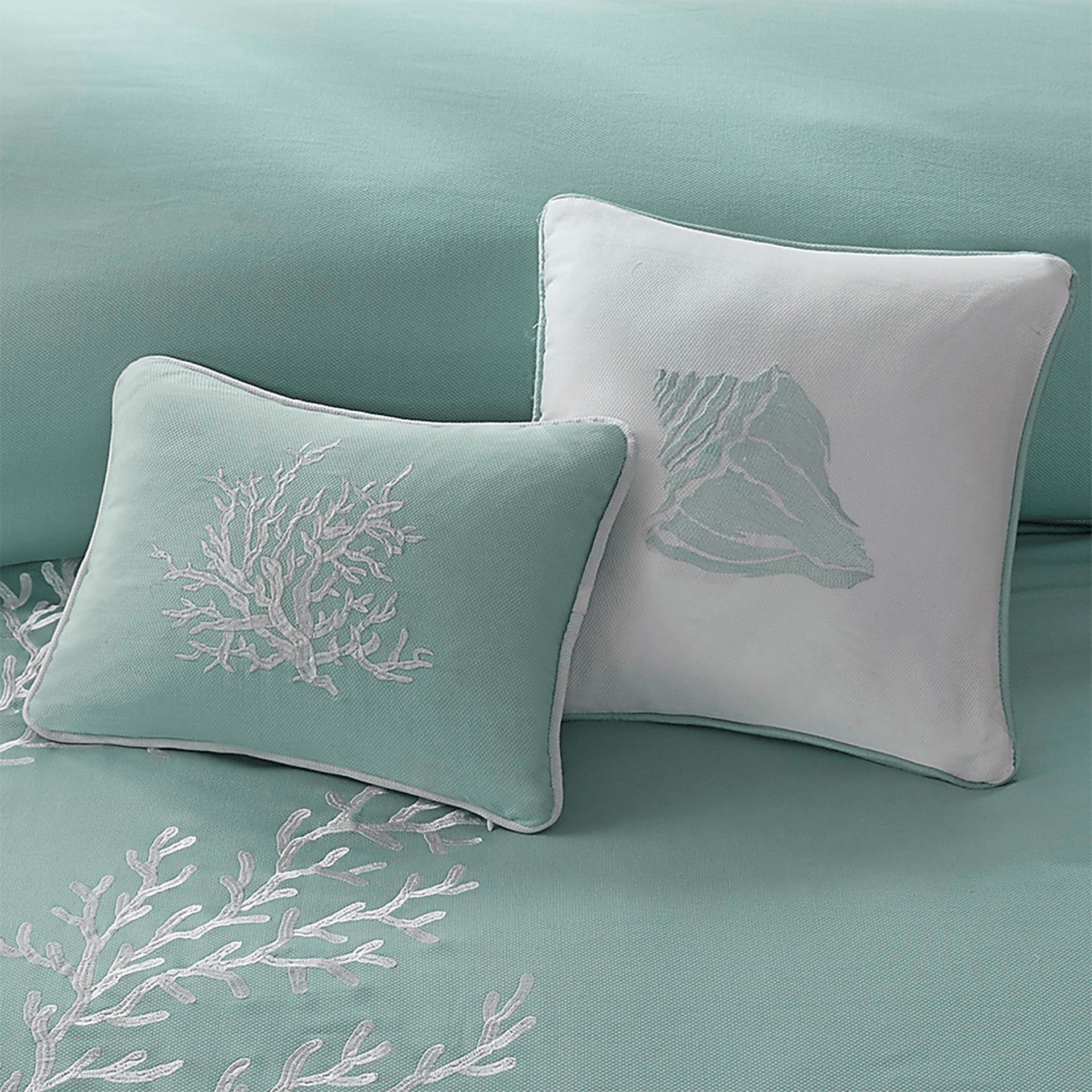 Braydan Blue Cal King Comforter Set - Image 7