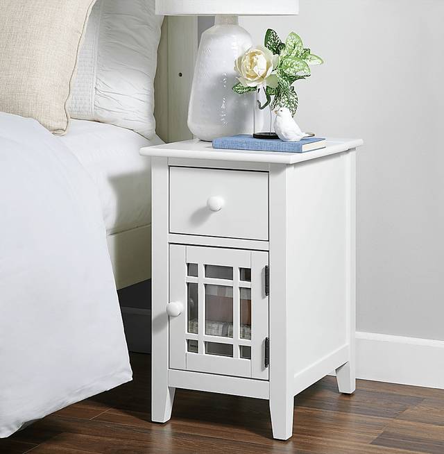 Brayward White Nightstand - Thumbnail - Image 2
