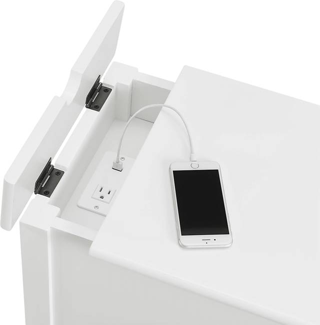 Brayward White Nightstand - Thumbnail - Image 10