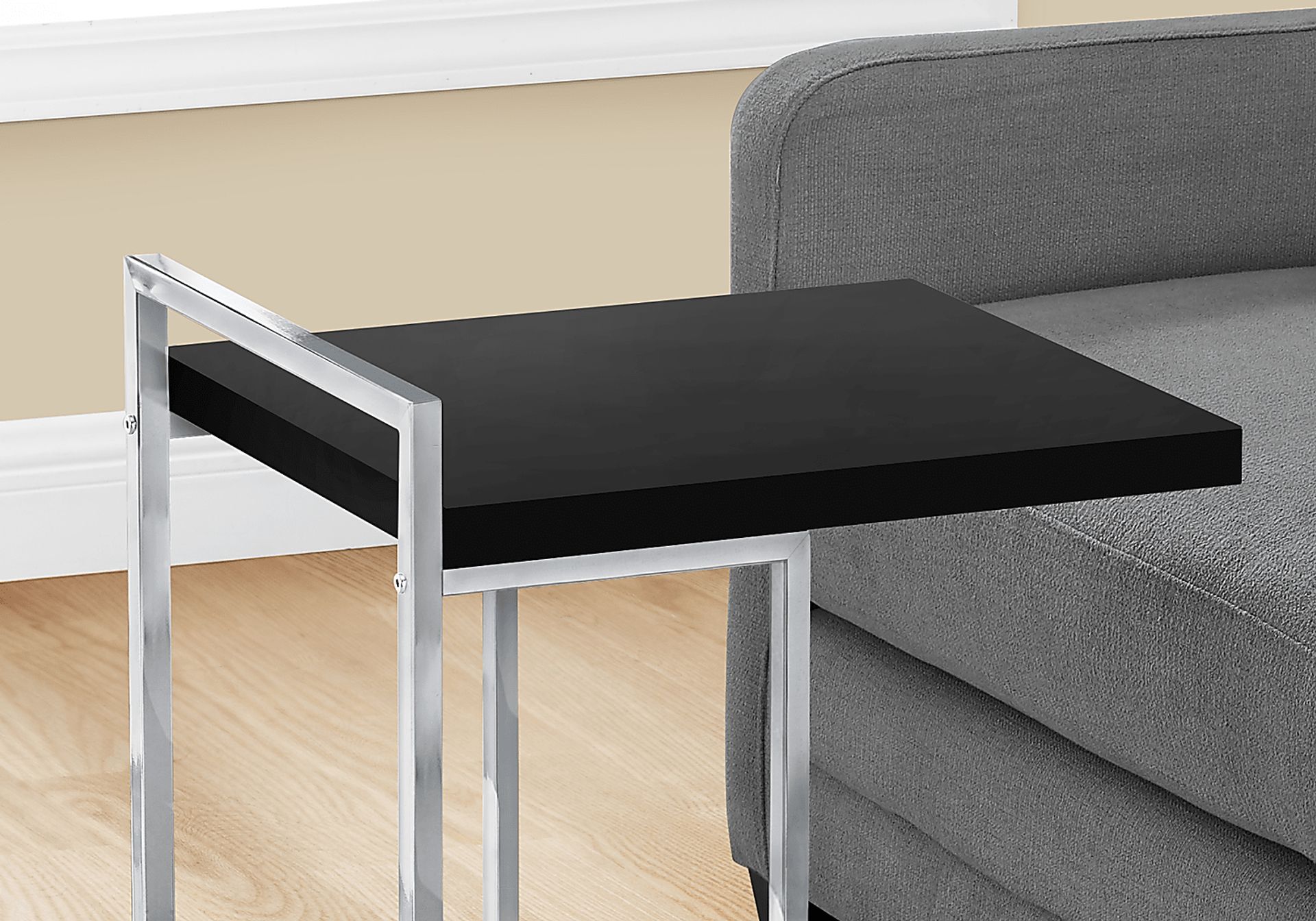 Brenteresa Grove Black Accent Table - Image 2